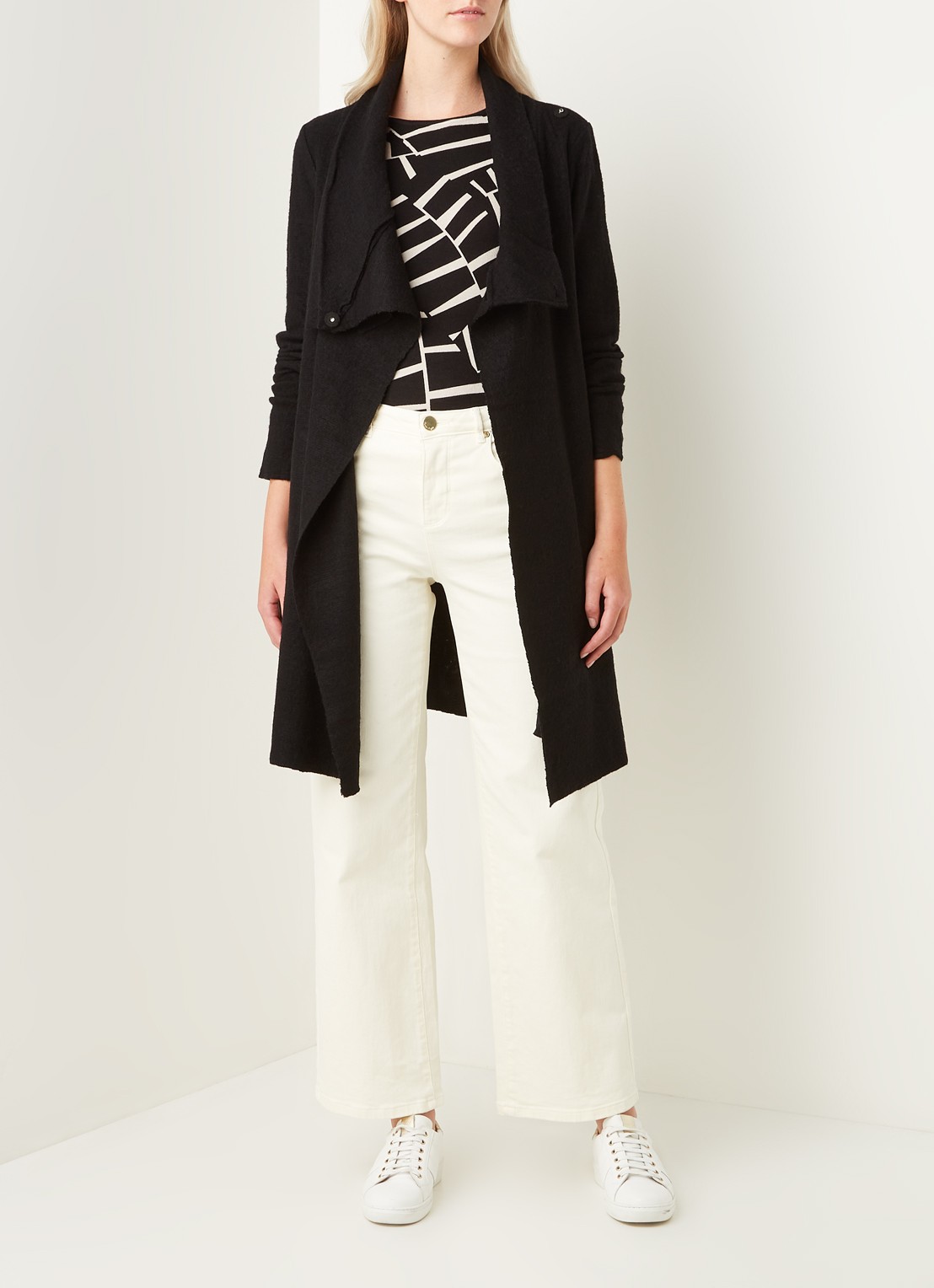 Phase Eight Bellona vest in wolblend met paspelzakken - voorkant 2 zwart