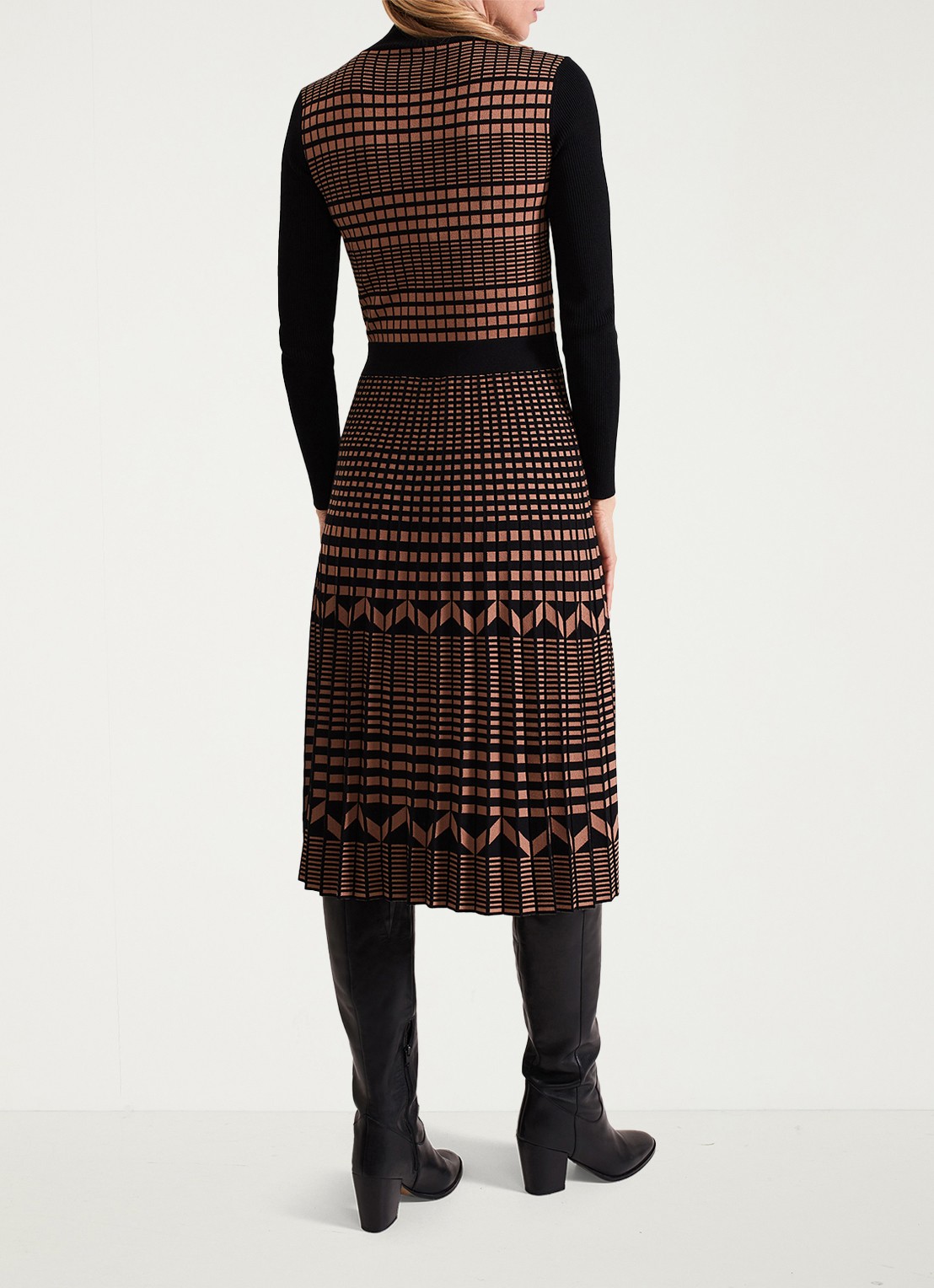 Phase Eight Bethan midi jurk met grafische print - achterkant roestbruin