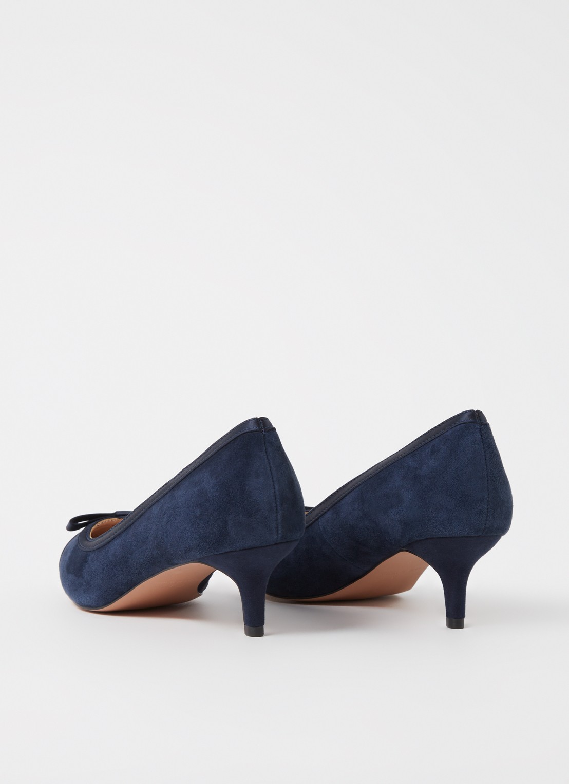 Phase Eight Bow pump van geitensuède - achterkant donkerblauw