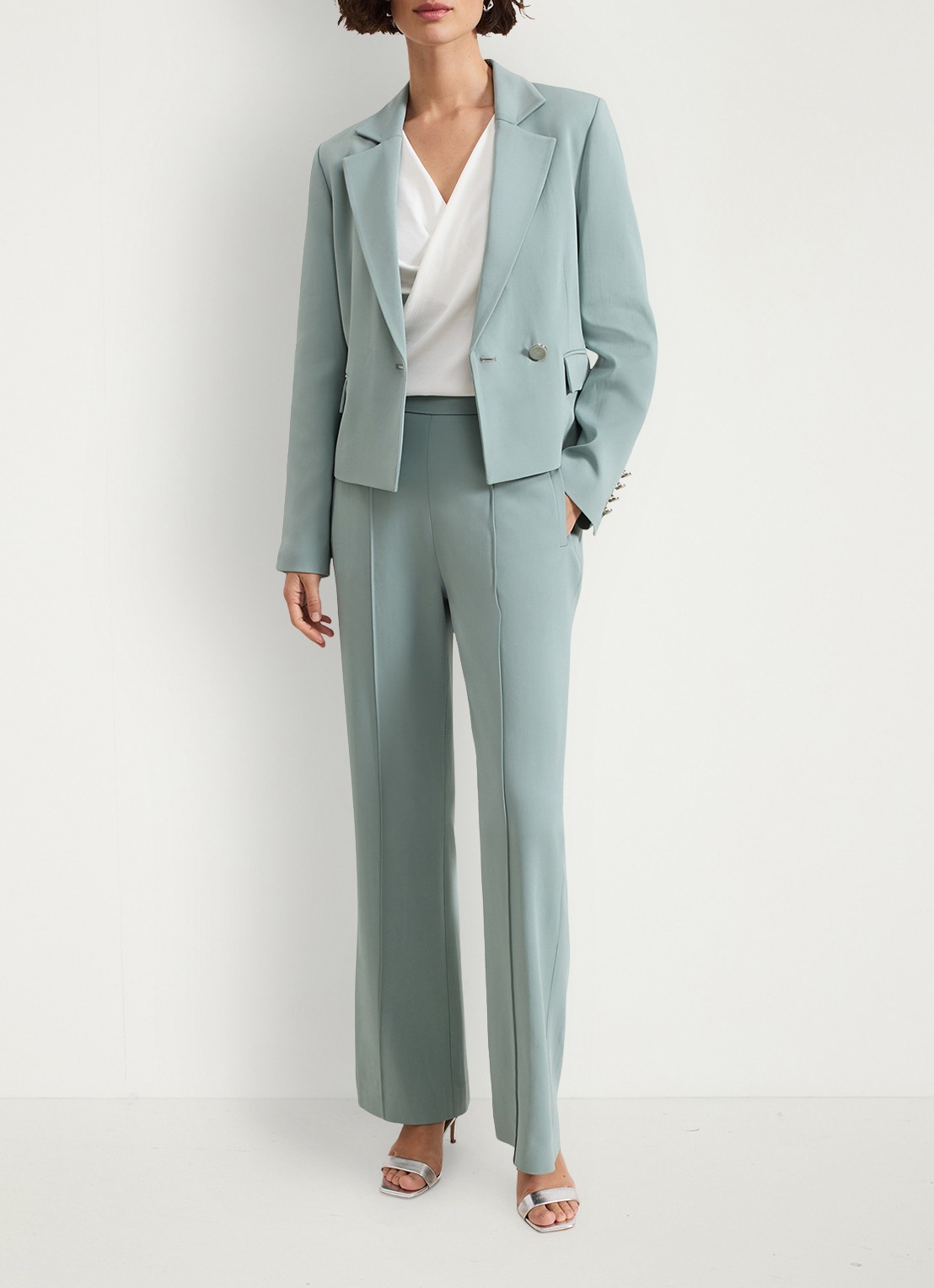 Phase Eight Bowen cropped blazer met klepzakken - detail 6 lichtblauw