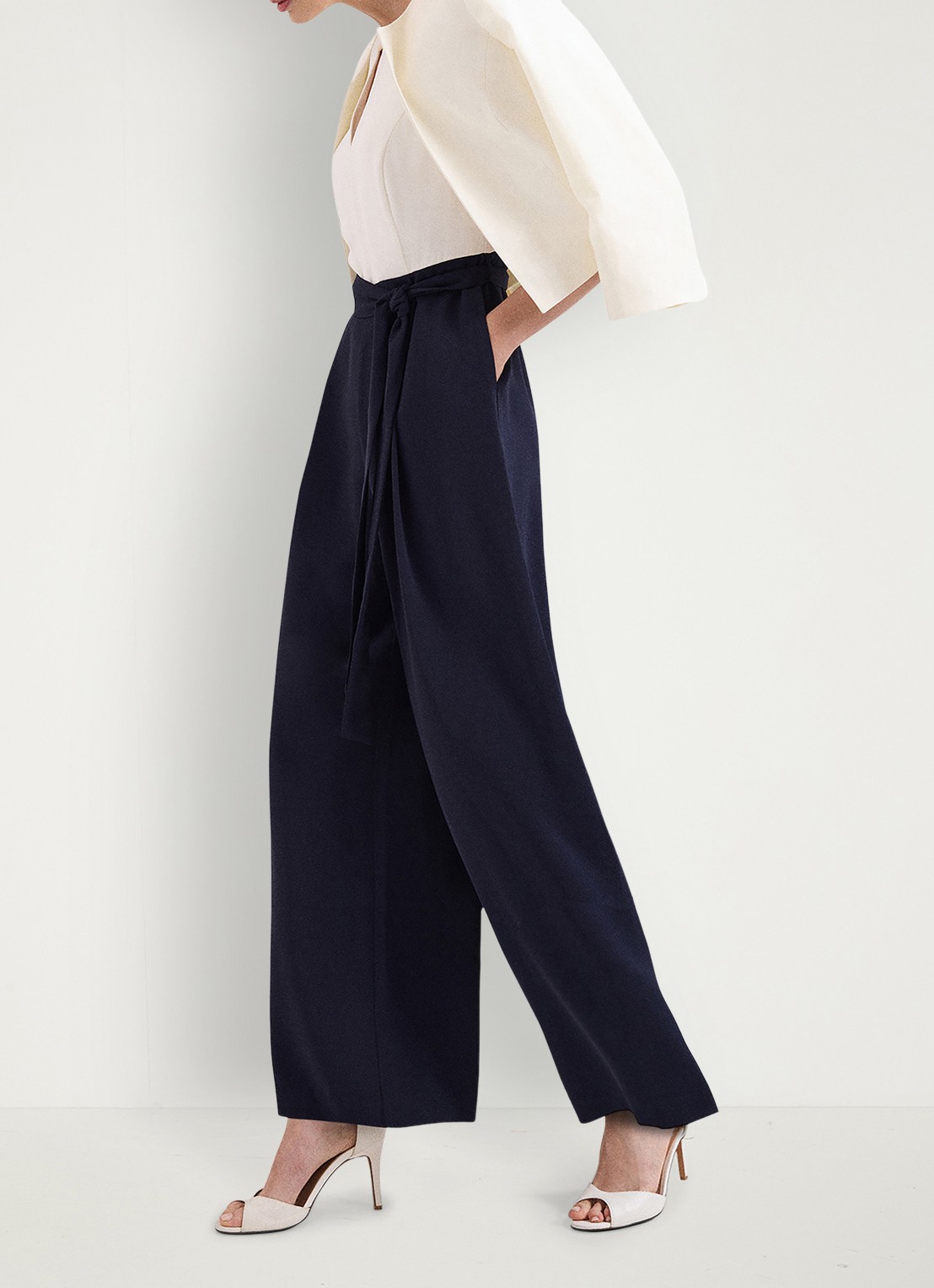 Phase Eight Brylee jumpsuit met strikceintuur - detail 5 donkerblauw