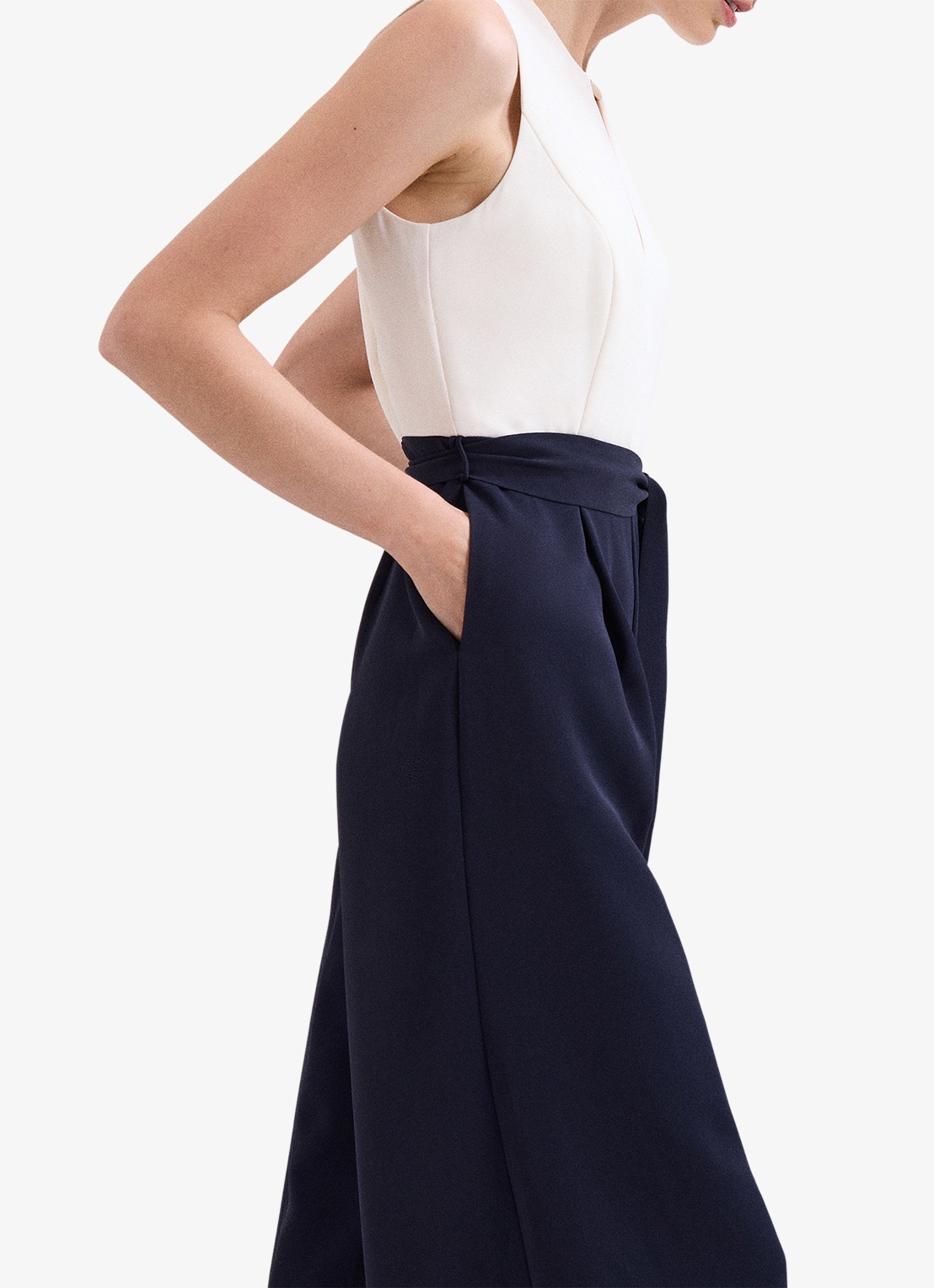 Phase Eight Brylee jumpsuit met strikceintuur - detail 7 donkerblauw