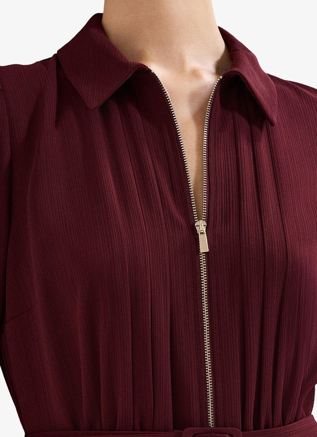Phase Eight Candice jumpsuit met pofmouw - detail 5 bordeauxrood
