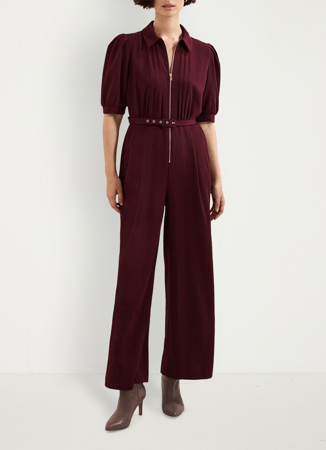 Phase Eight Candice jumpsuit met pofmouw - voorkant 3 bordeauxrood