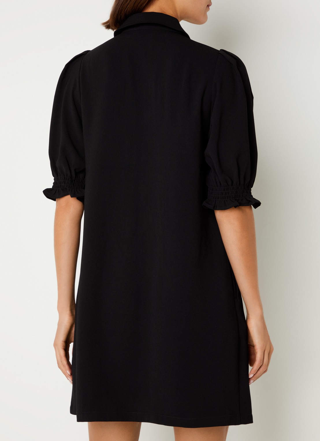 Phase Eight Candice mini jurk met pofmouw en steekzakken - achterkant zwart