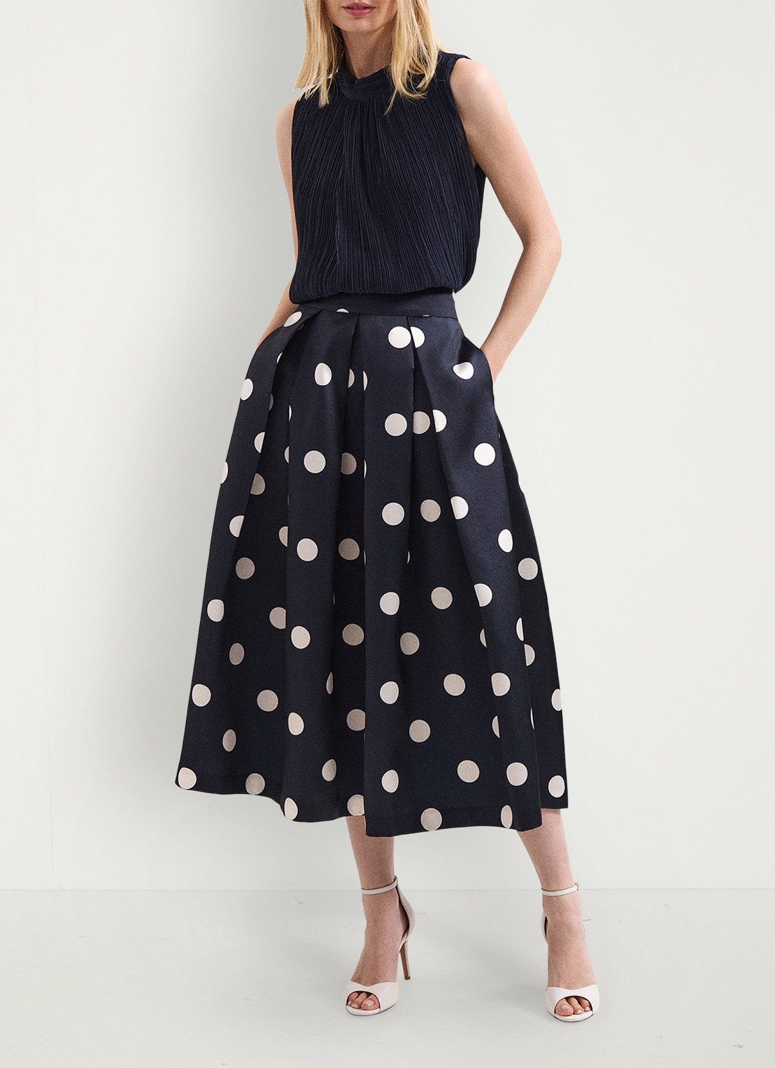 Phase Eight Celeste midi rok met stippenprint - detail 2 blauw
