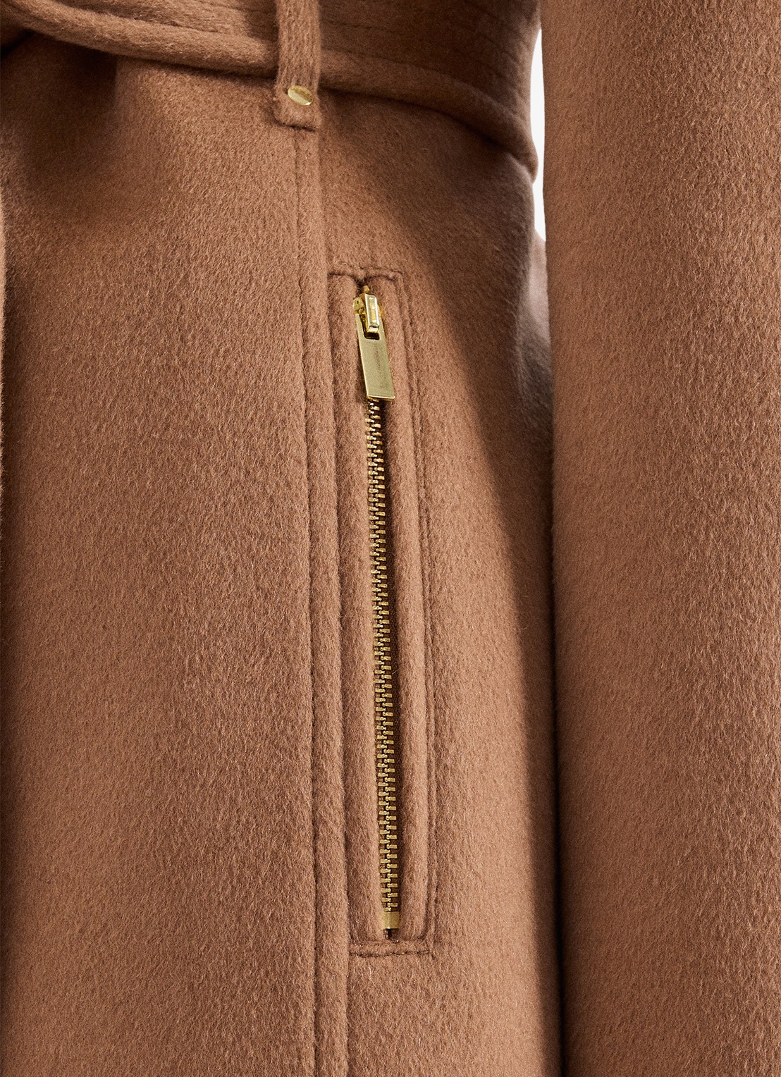 Phase Eight Charlotte mantel in wolblend met strikceintuur - detail 5 camel