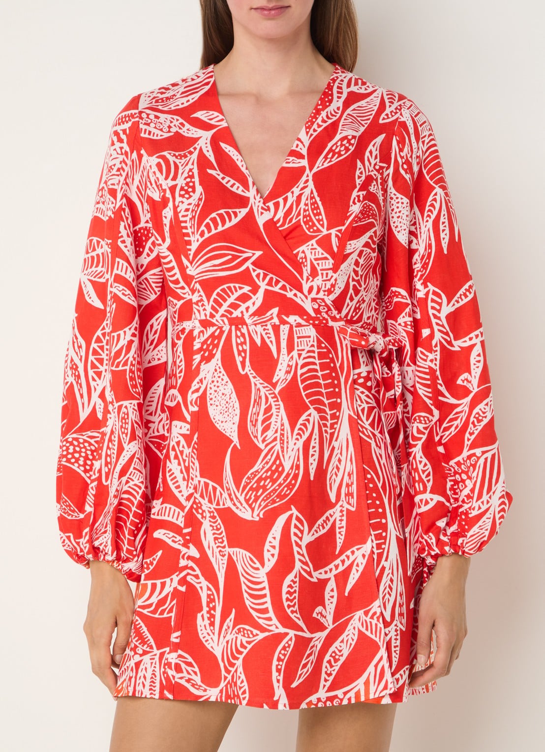Phase Eight Charlotte mini wikkeljurk met bladprint - detail 3 rood