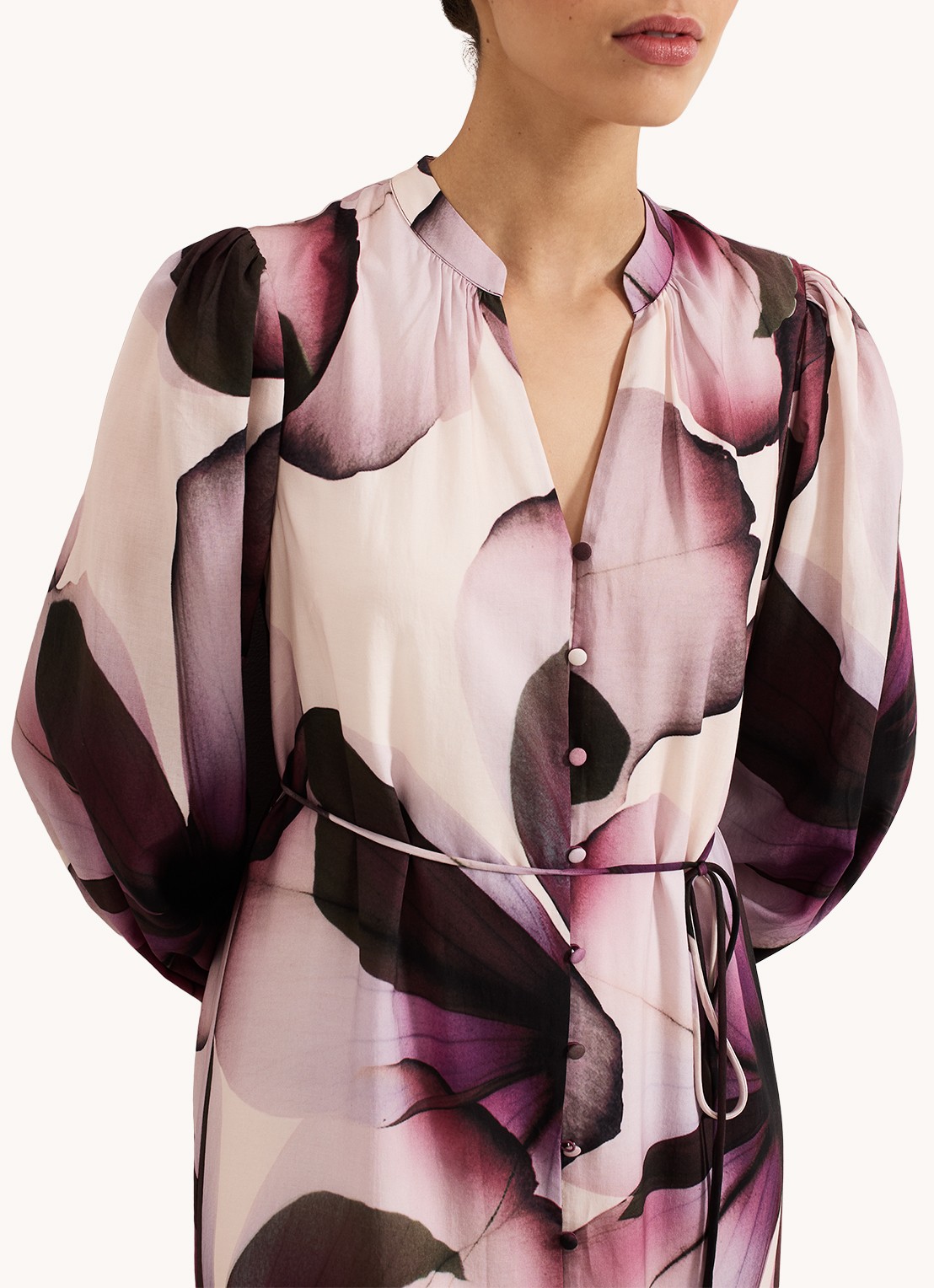 Phase Eight Clarra midi blousejurk  met bloemenprint - detail 2 paars