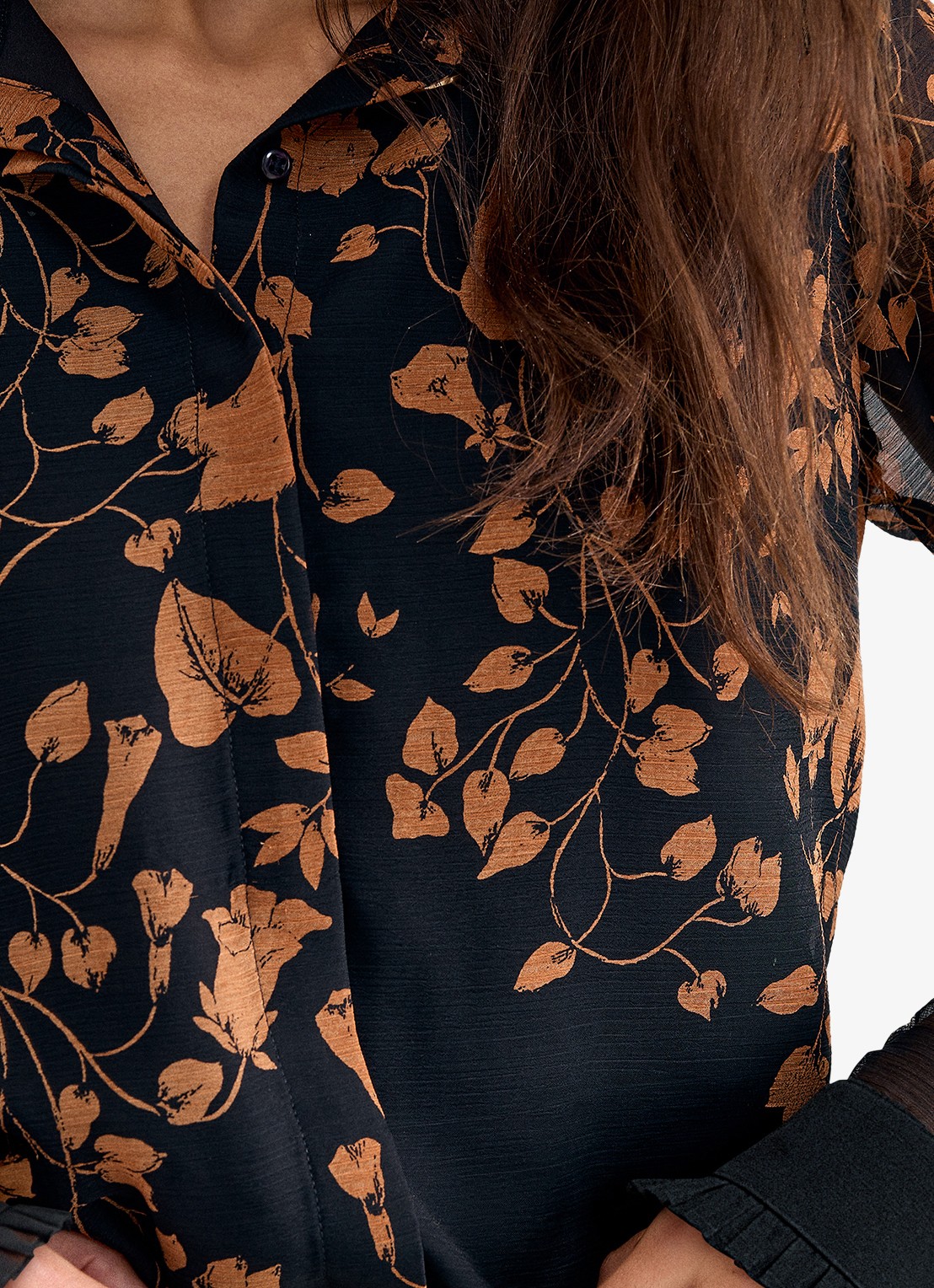 Phase Eight Clenence semi transparante blouse met bloemenprint - detail 6 zwart