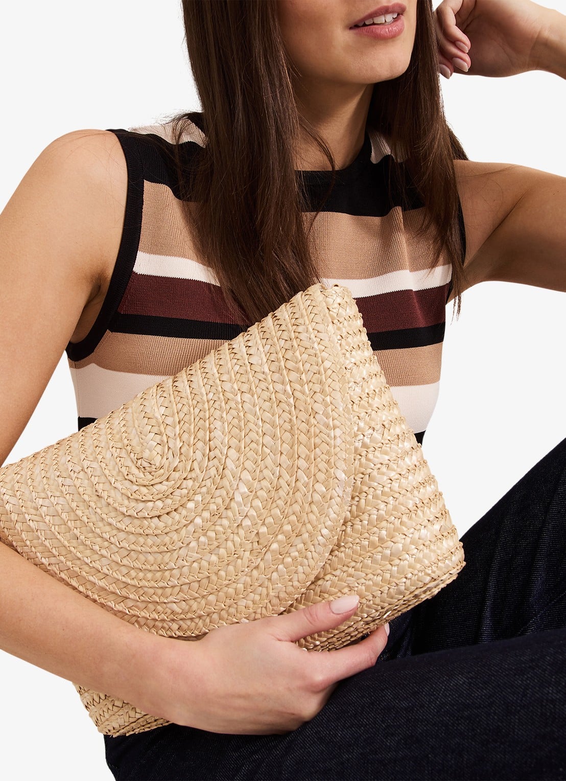 Phase Eight Clutch van raffia - detail 6 camel