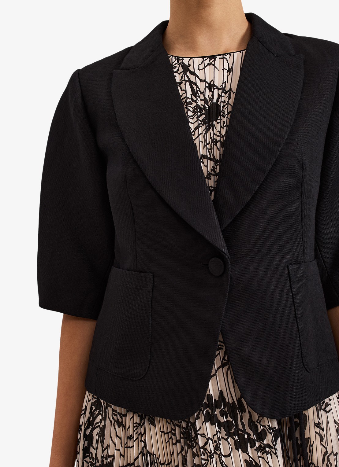 Phase Eight Coniston blazer met opgestikte zakken - detail 5 zwart