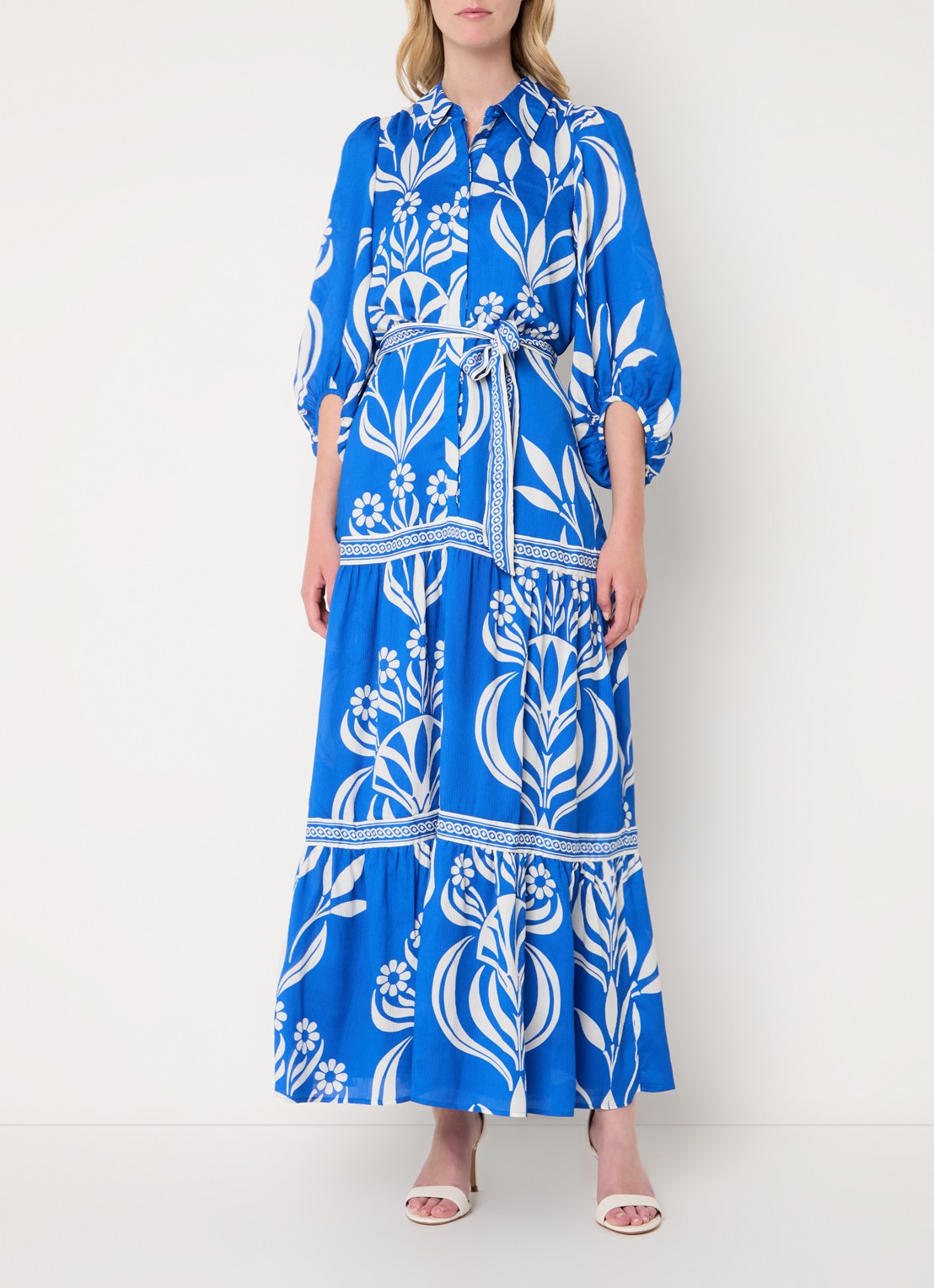 Phase Eight Coralie maxi blousejurk met print en strikceintuur - detail 4 kobaltblauw