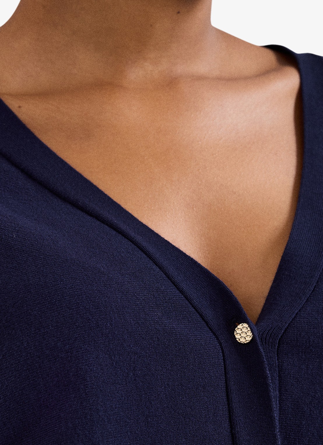 Phase Eight Cristine fijngebreid vest met vleermuismouw - detail 7 blauw