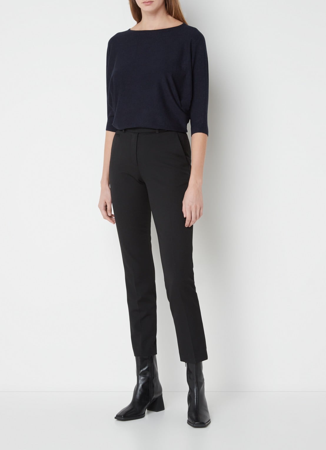 Phase Eight Cristine fijngebreide top  - voorkant 5 donkerblauw