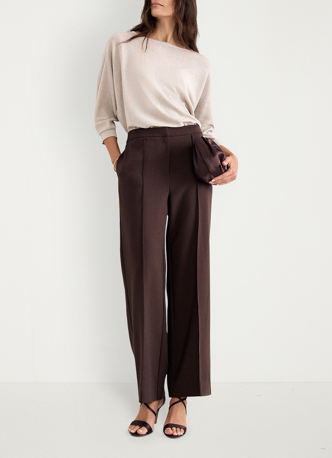 Phase Eight Cristine fijngebreide trui met pailletten - voorkant 7 beige