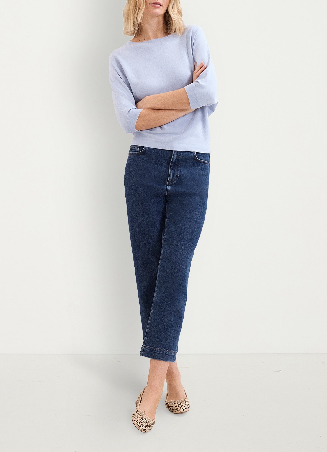 Phase Eight Cristine fijngebreide trui met ronde hals - voorkant 3 blauw