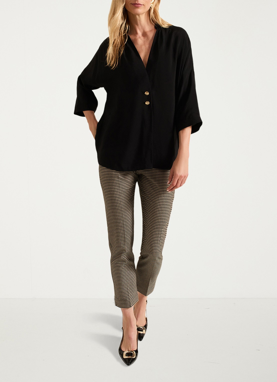 Phase Eight Cynthia Button oversized blouse - voorkant 2 zwart