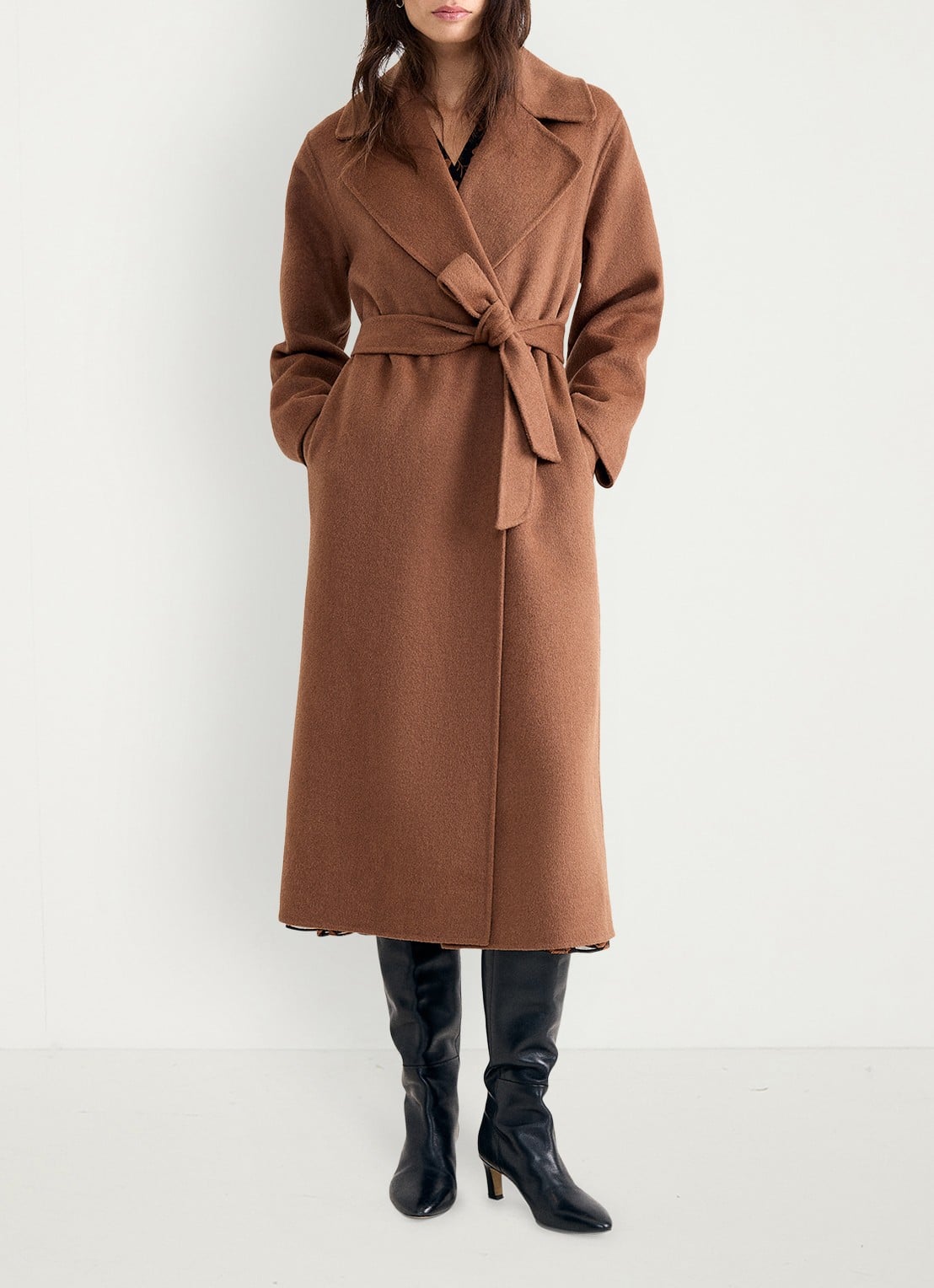 Phase Eight Darcy mantel in wolblend met strikceintuur - voorkant 8 bruin