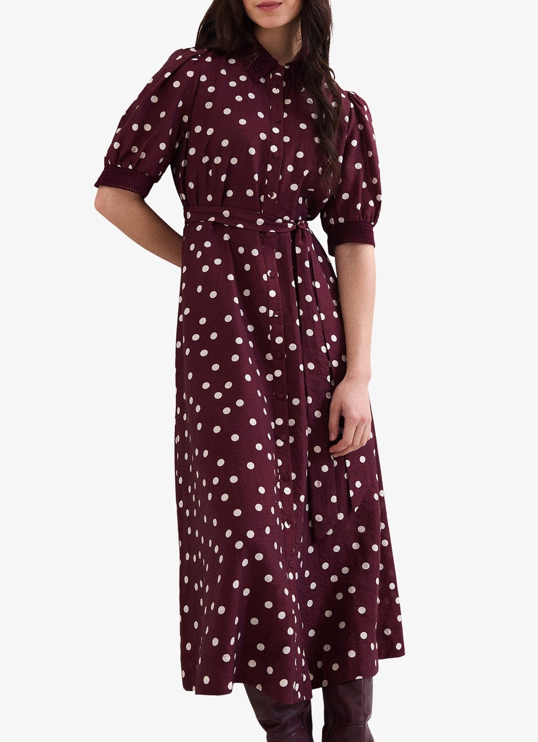 Phase Eight Delphine midi blousejurk met stippenprint en strikceintuur - detail 4 burgundy