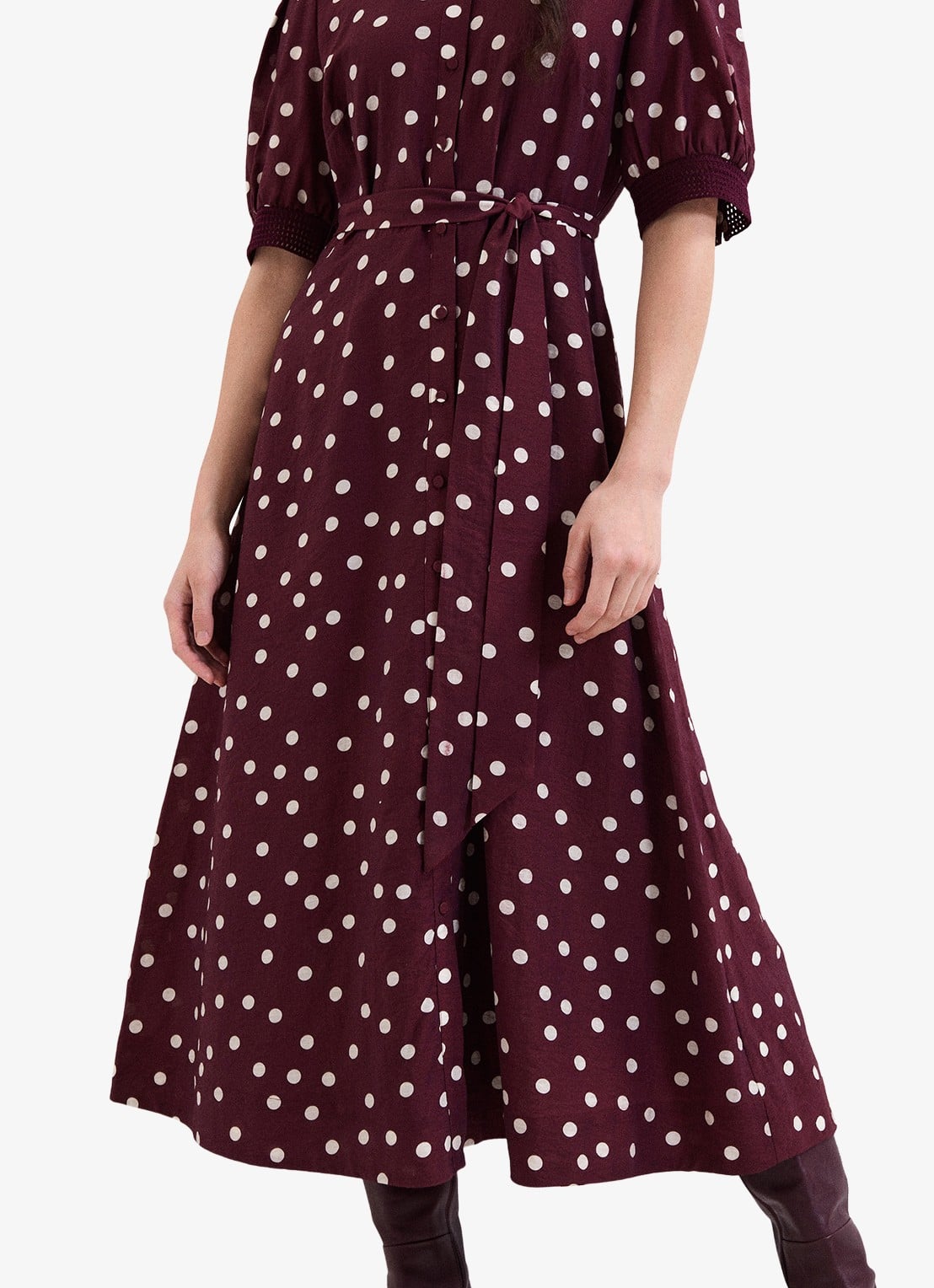 Phase Eight Delphine midi blousejurk met stippenprint en strikceintuur - detail 5 burgundy