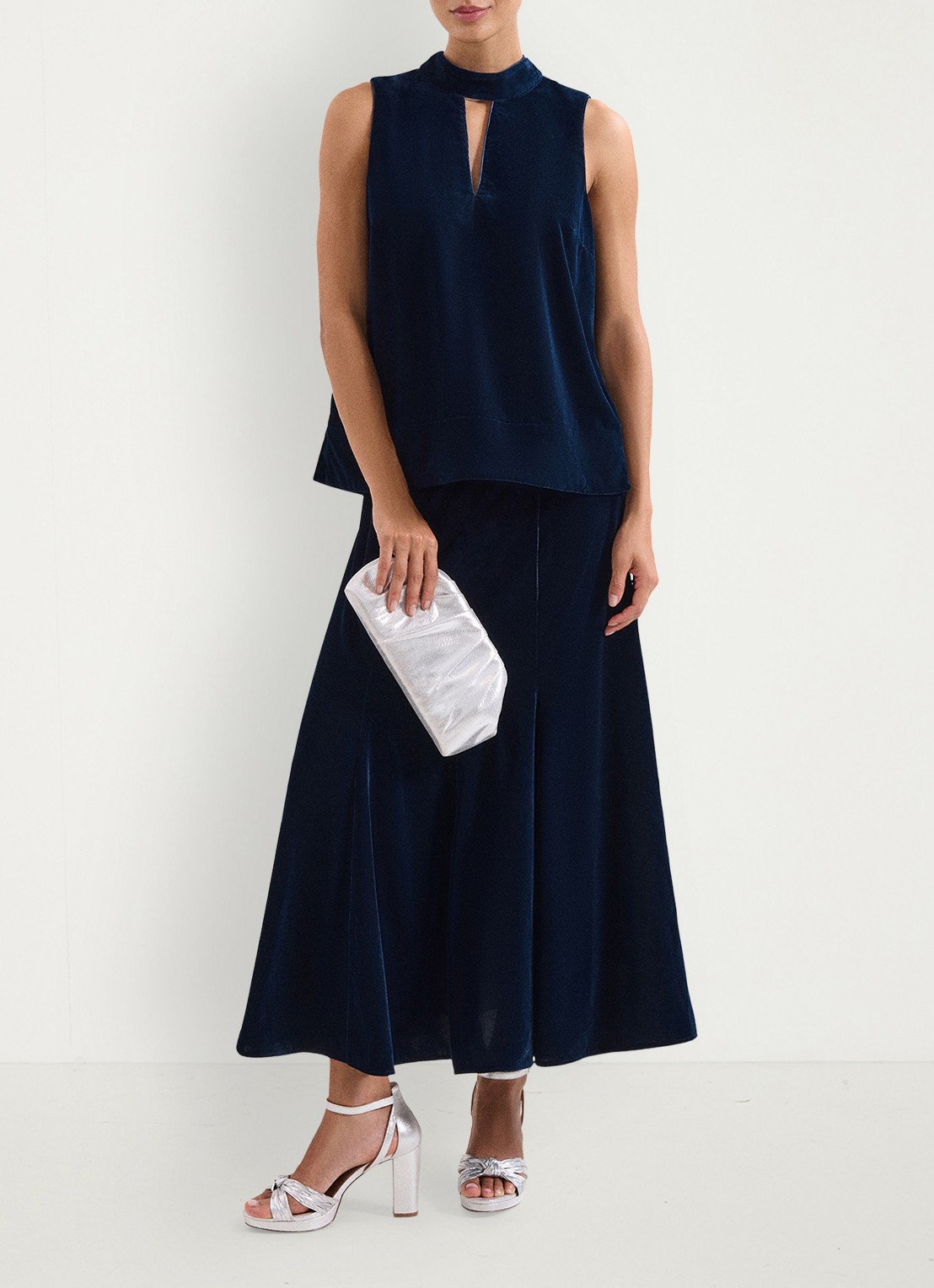 Phase Eight Eilish top van fluweel - voorkant 2 blauw