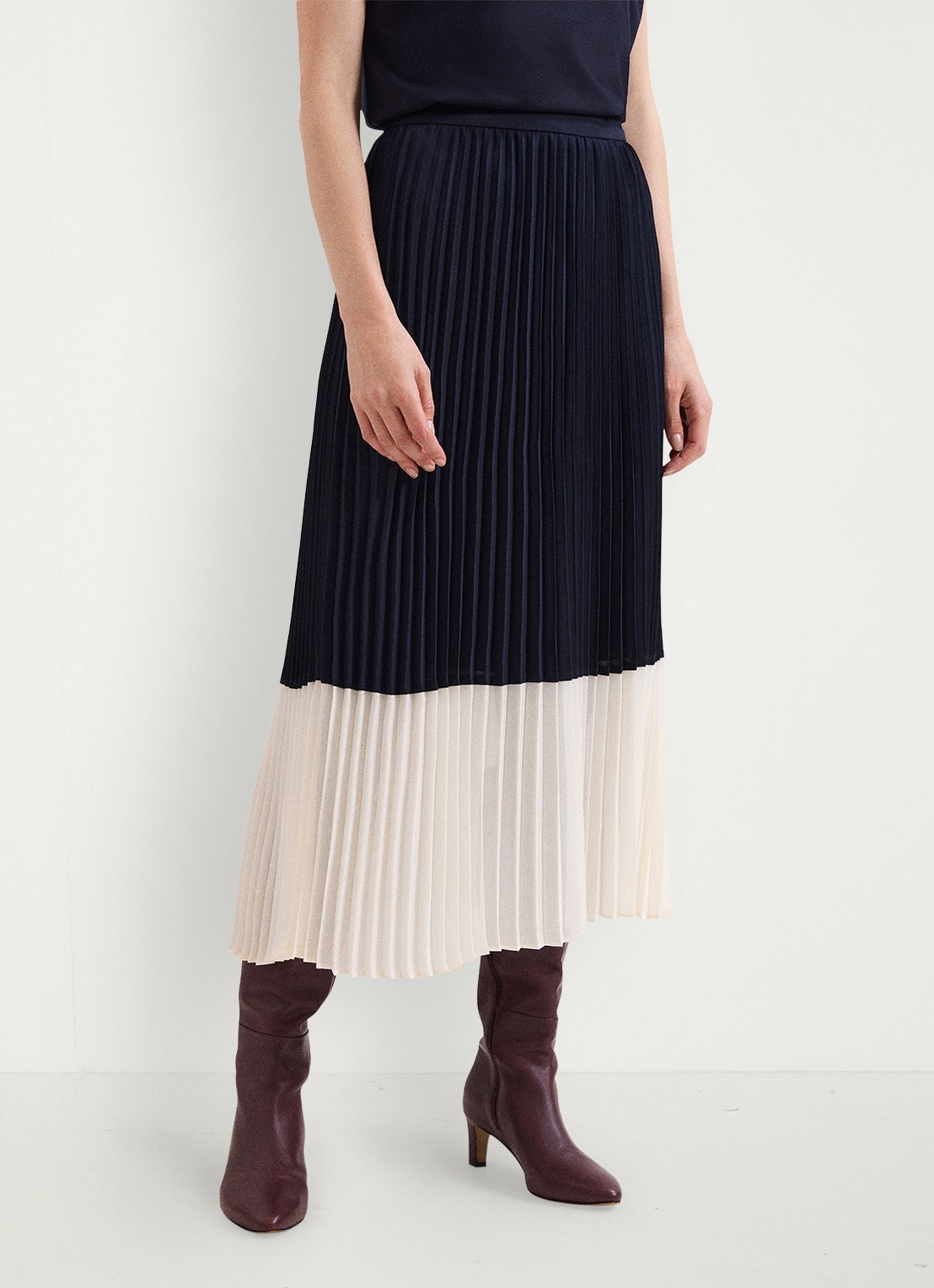 Phase Eight Eleanor midi rok met plooien - detail 4 donkerblauw