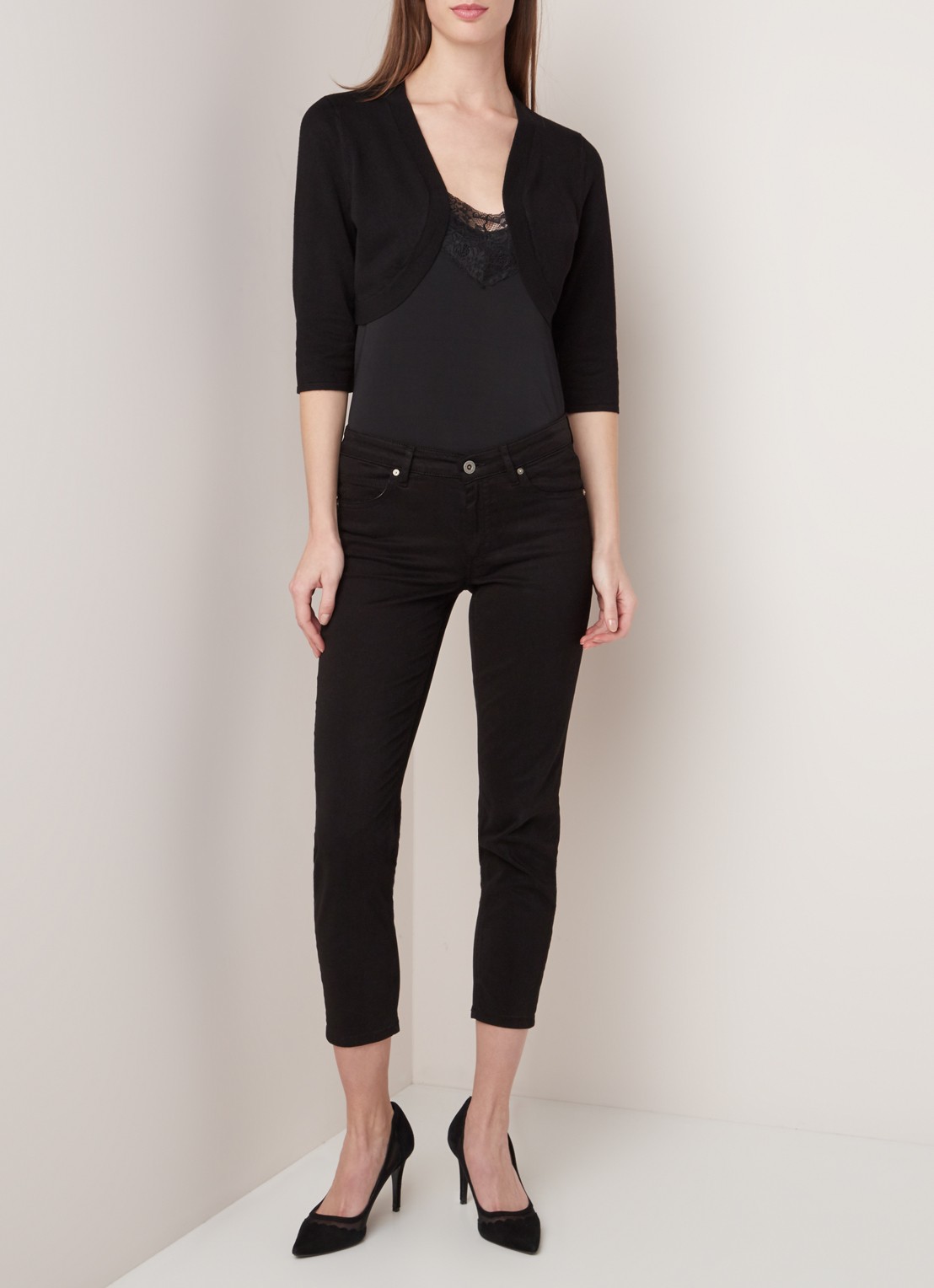 Phase Eight Elisha bolero met driekwart mouw - voorkant 2 zwart