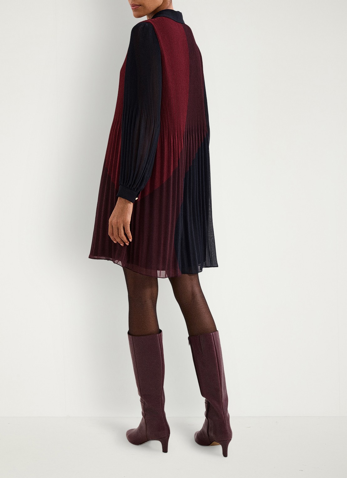 Phase Eight Ella mini jurk met colour blocking - achterkant rood