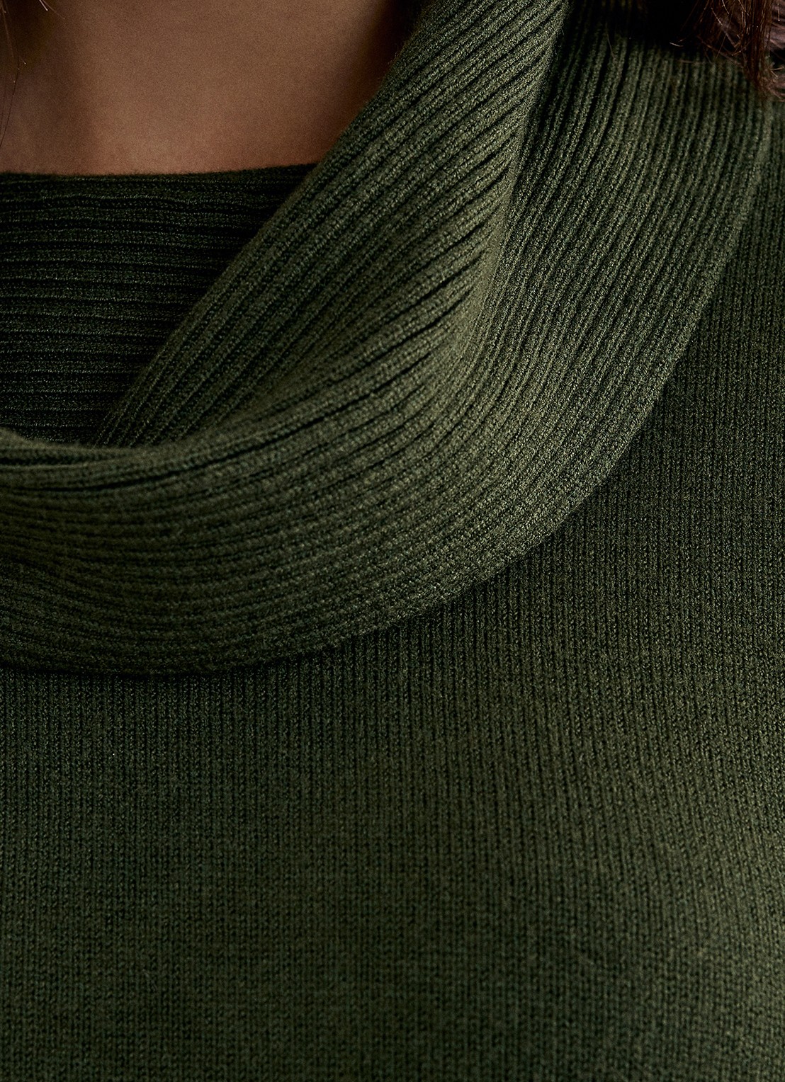 Phase Eight Ellie fijngebreide mini jurk met watervalhals - detail 4 donkergroen