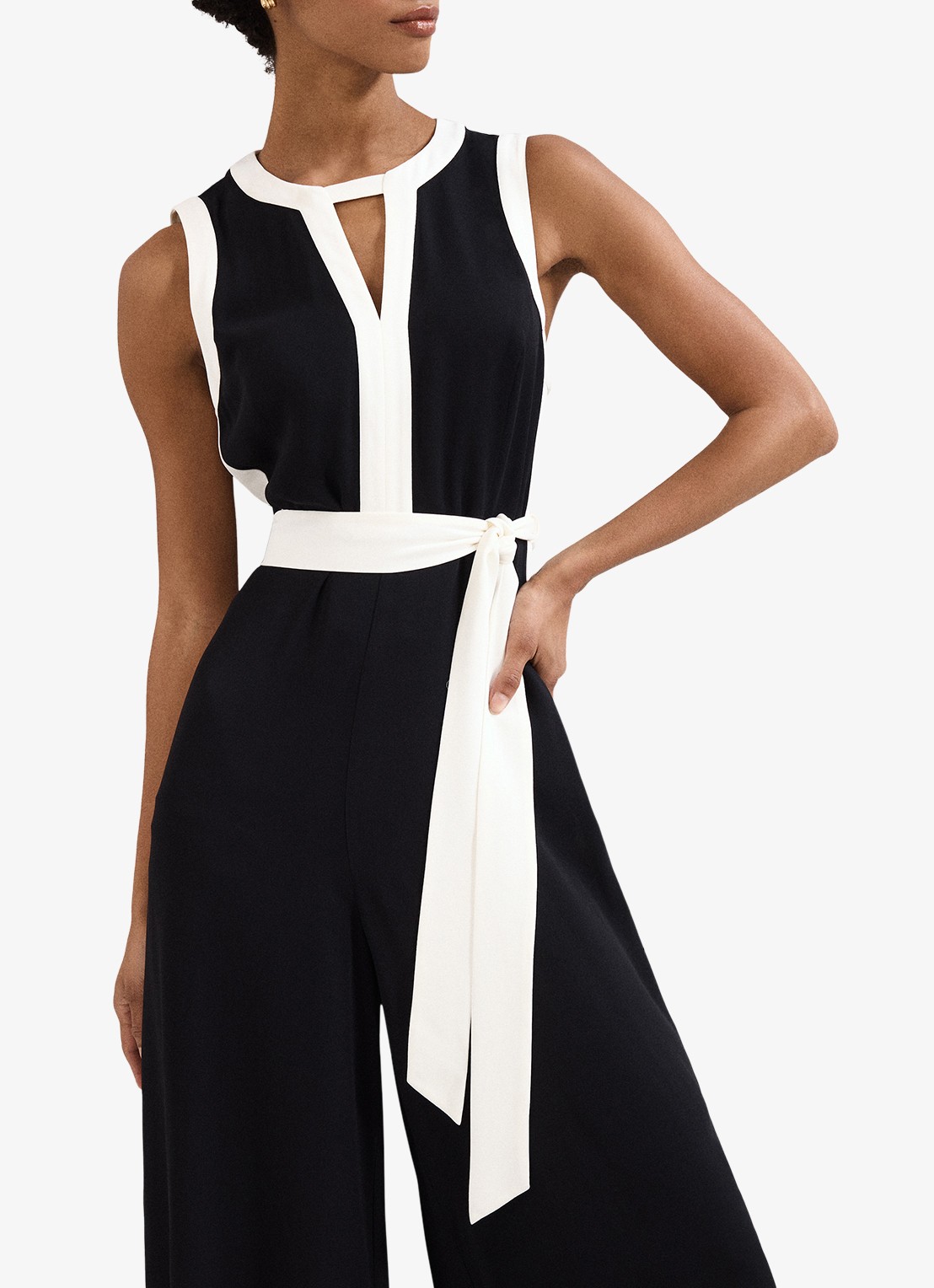 Phase Eight Elowen wide fit jumpsuit net strikceintuur - detail 5 zwart