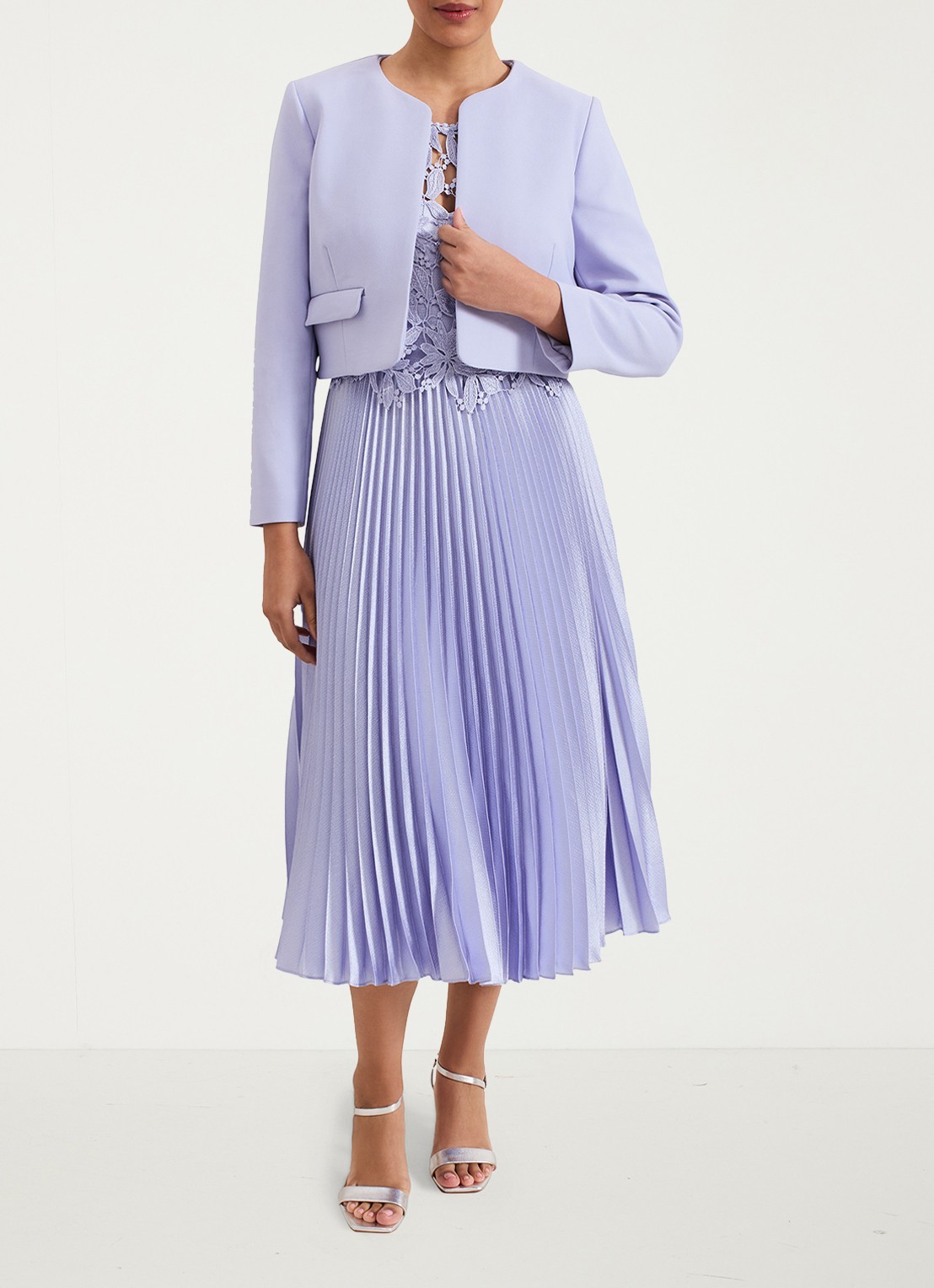 Phase Eight Emma bolero met klepzakken - voorkant 6 lila