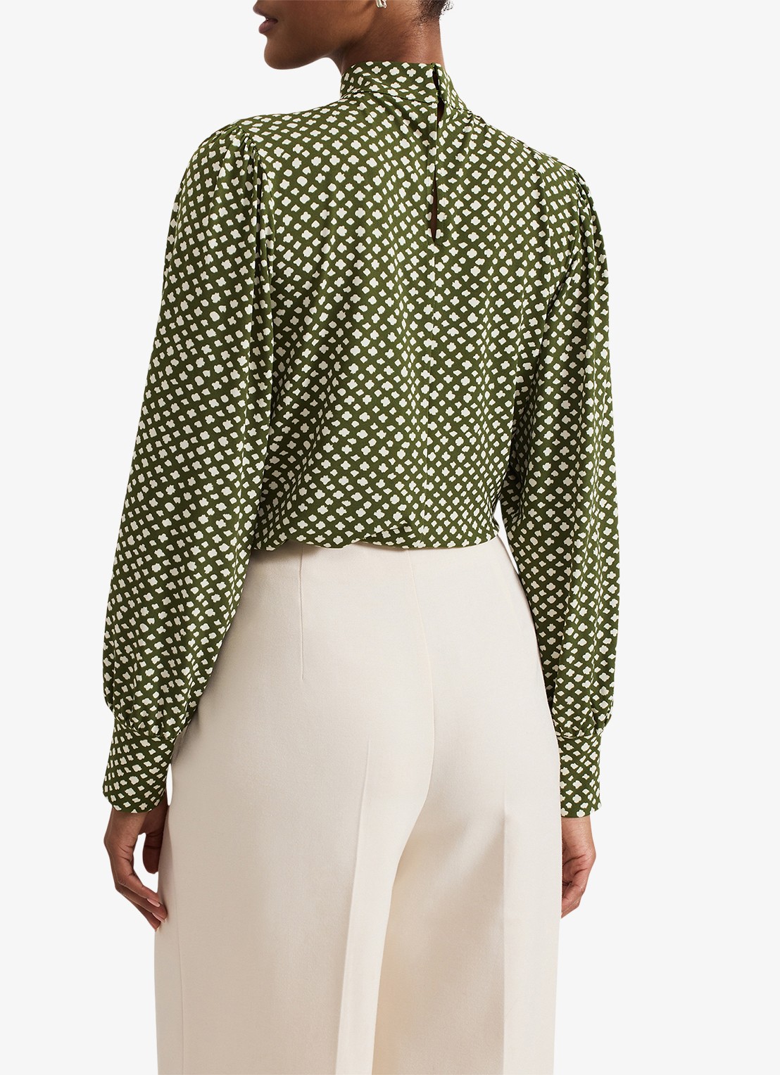 Phase Eight Esme top met grafische print - achterkant olijfgroen