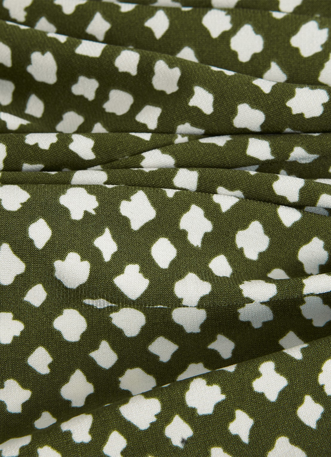 Phase Eight Esme top met grafische print - detail 6 olijfgroen