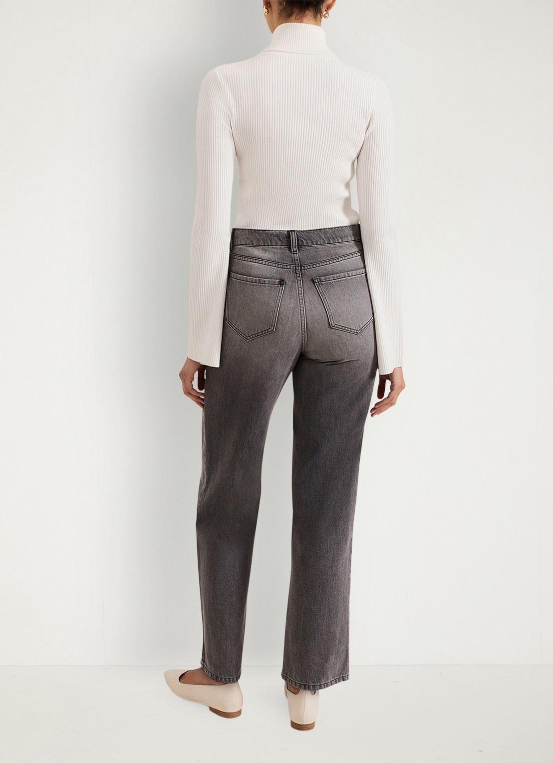 Phase Eight Frankie hiigh waist straight leg jeans met steekzakken - achterkant donkergrijs