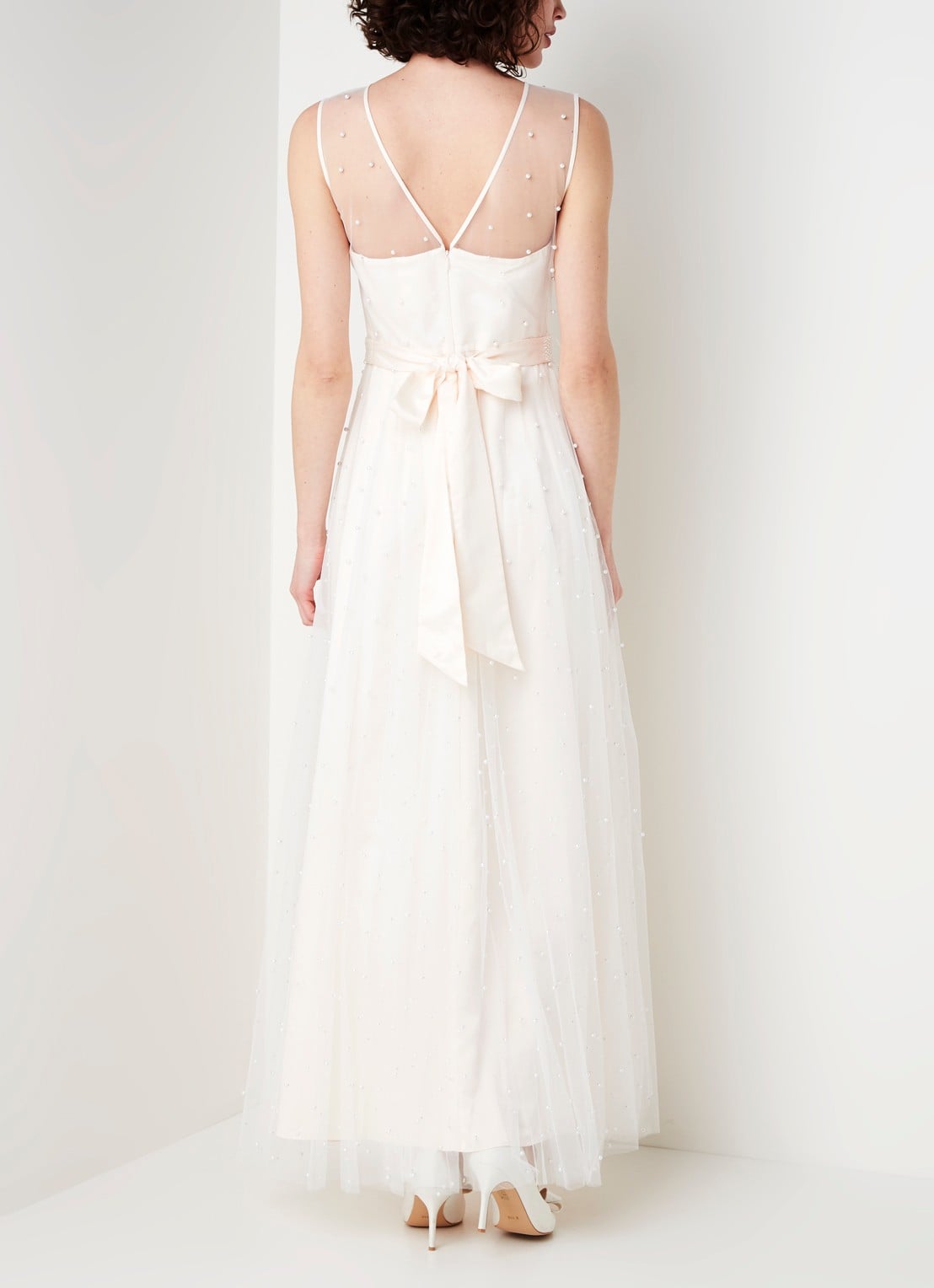 Phase Eight Genova maxi jurk met tule en imitatieparels - achterkant perzikroze