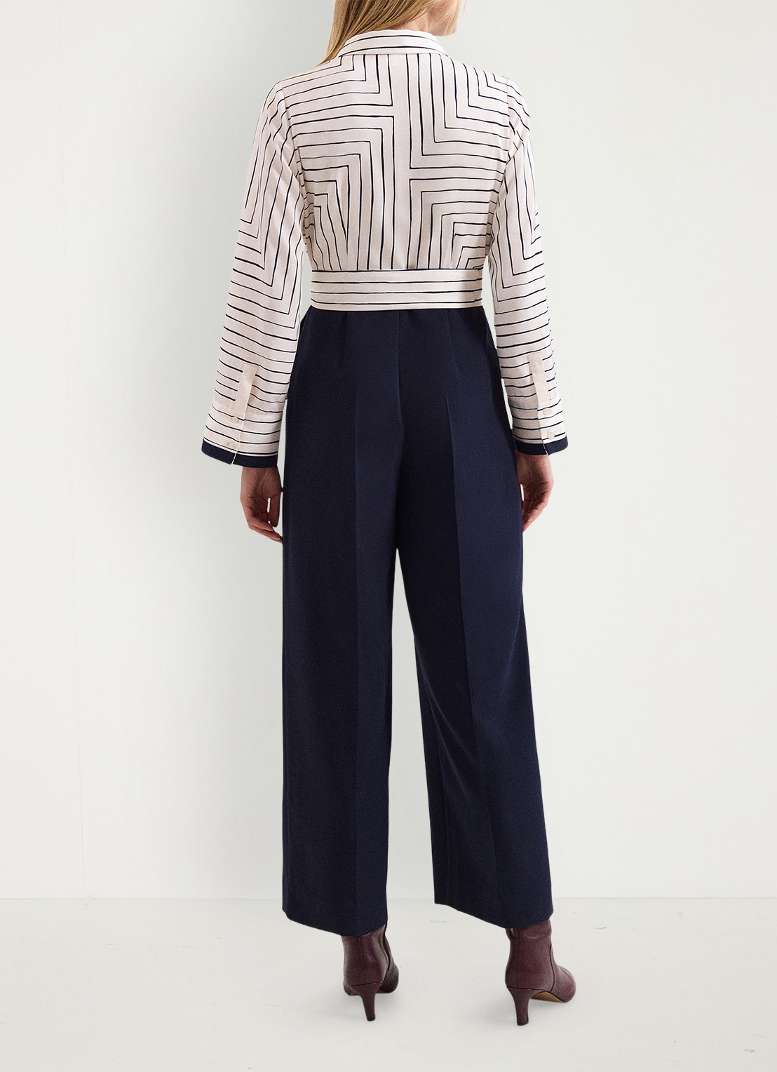 Phase Eight Geo wide fit jumpsuit met grafische print - achterkant donkerblauw