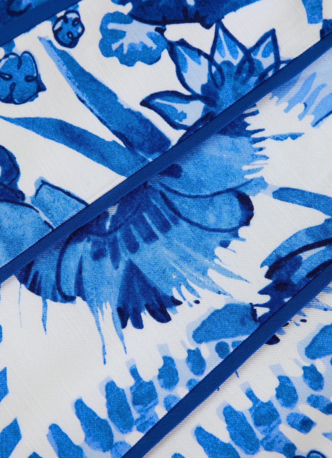 Phase Eight Goldie mouwloze midi jurk met bloemenprint - detail 6 blauw