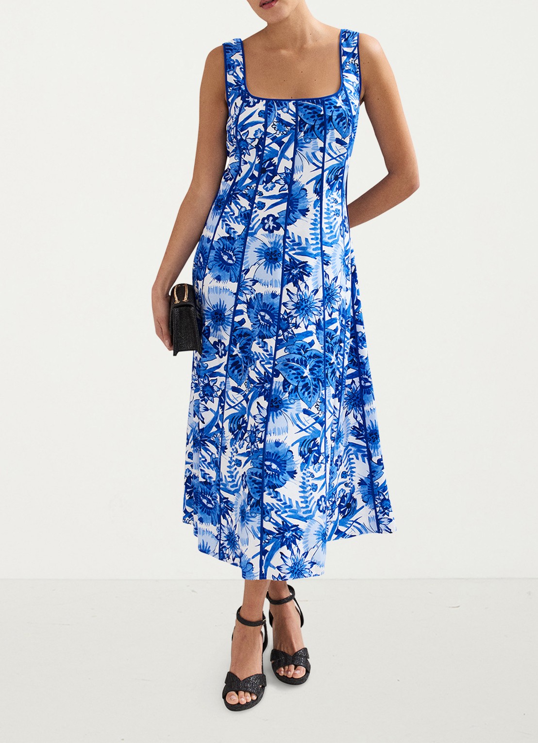Phase Eight Goldie mouwloze midi jurk met bloemenprint - voorkant 2 blauw