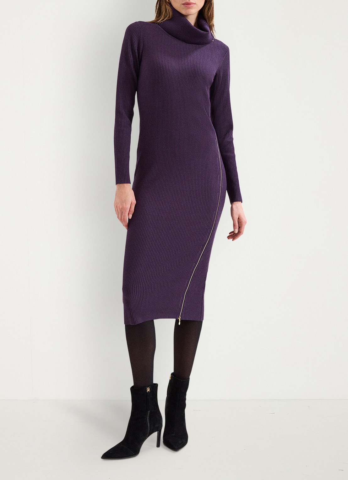 Phase Eight Hartley ribgebreide midi jurk met opstaande kraag  - voorkant 3 paars