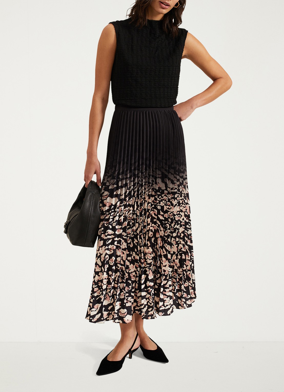 Phase Eight Haylee top met structuur - voorkant 2 zwart
