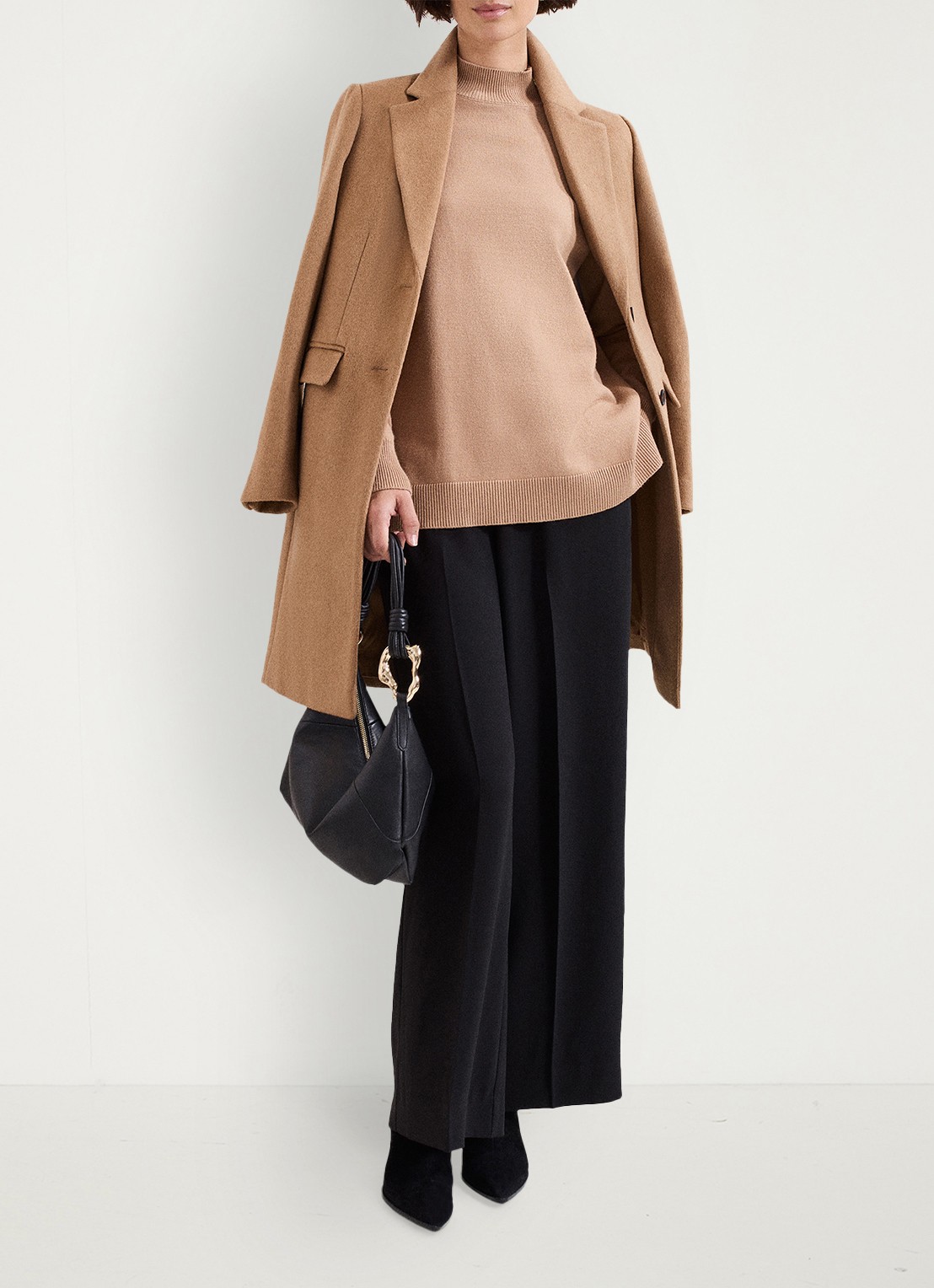Phase Eight Holly fijngebreide trui met knoopdetail en col - detail 8 camel