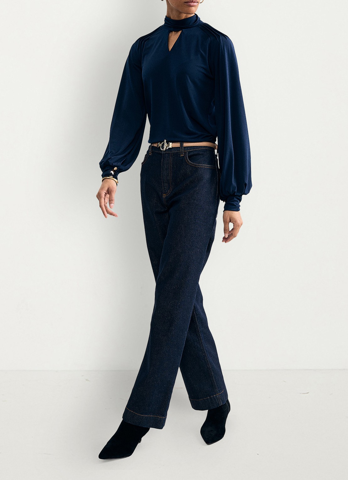 Phase Eight Ilaria top met pofmouwen en keyhole - voorkant 2 blauw