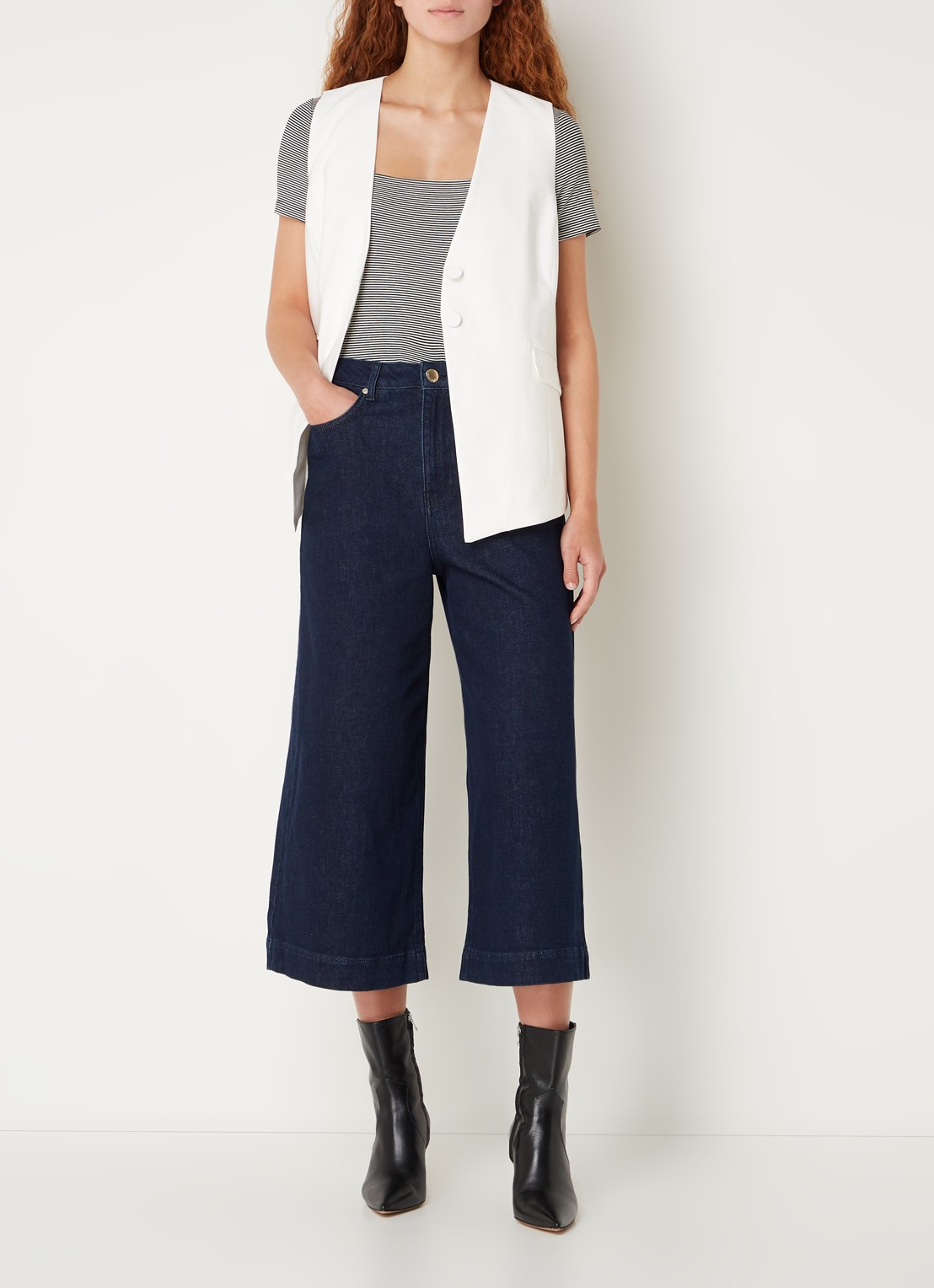 Phase Eight Inara gilet met klepzakken - voorkant 3 gebroken wit