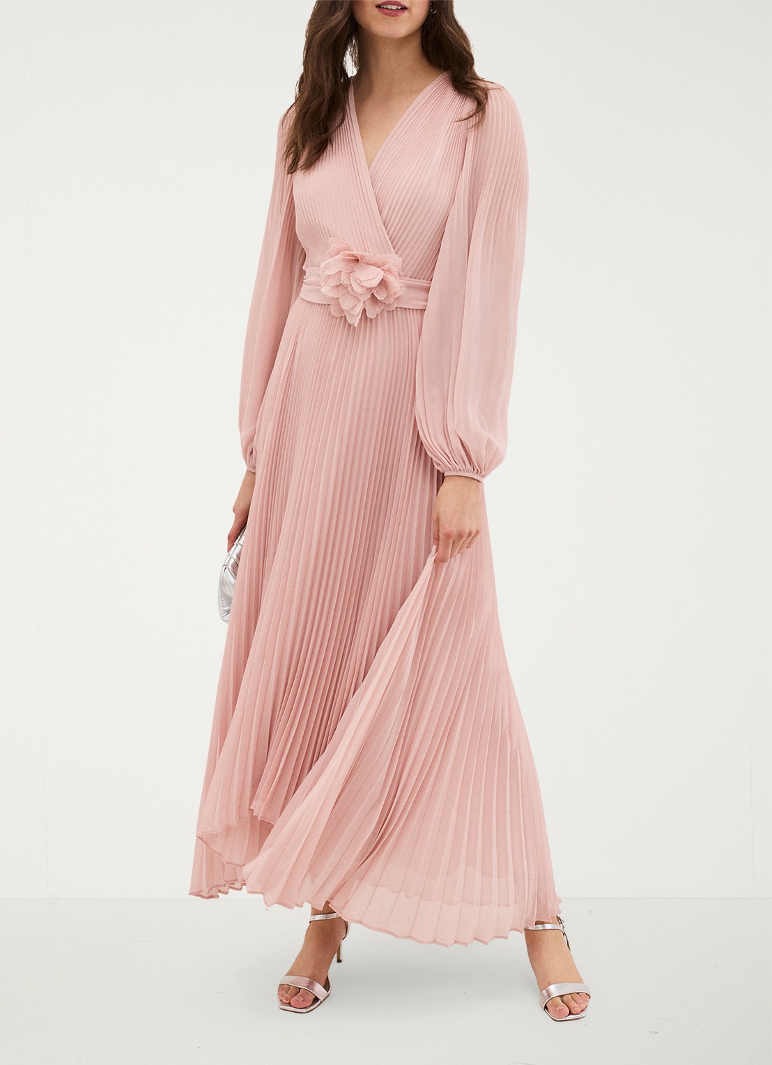 Phase Eight Isadora maxi jurk met plissé en strikceintuur - detail 4 lichtroze