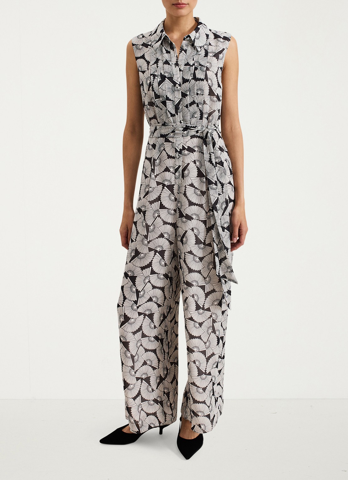 Phase Eight Janine wide fit jumpsuit met print en strikceintuur - voorkant 8 gebroken wit