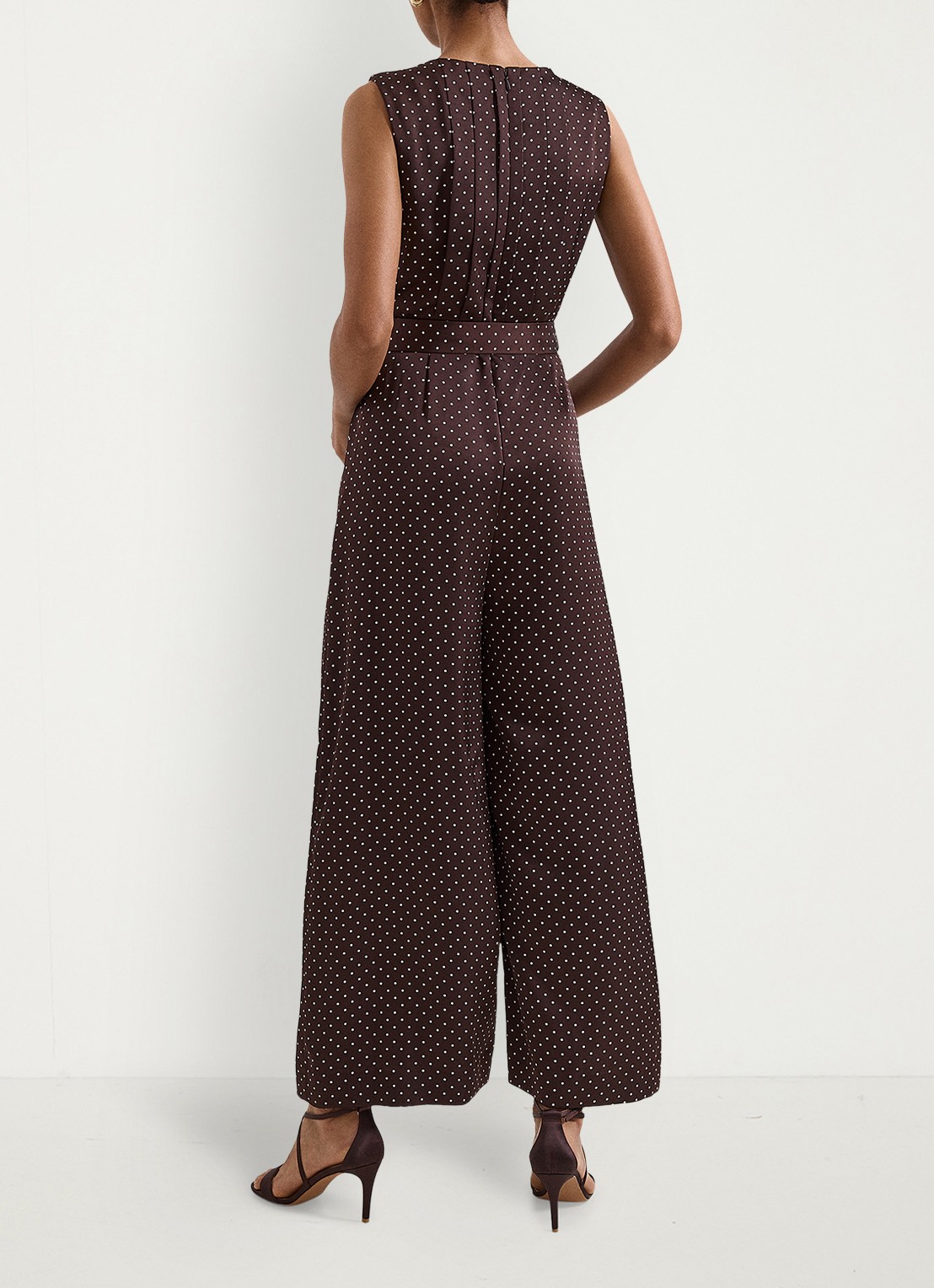 Phase Eight Janine wide fit jumpsuit met stippenprint - achterkant 6 bruin