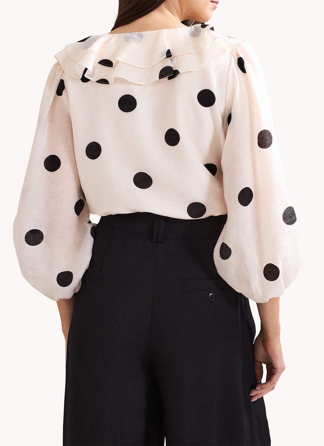 Phase Eight Jaqlyn blouse in linnenblend met stippenprint - achterkant lichtroze