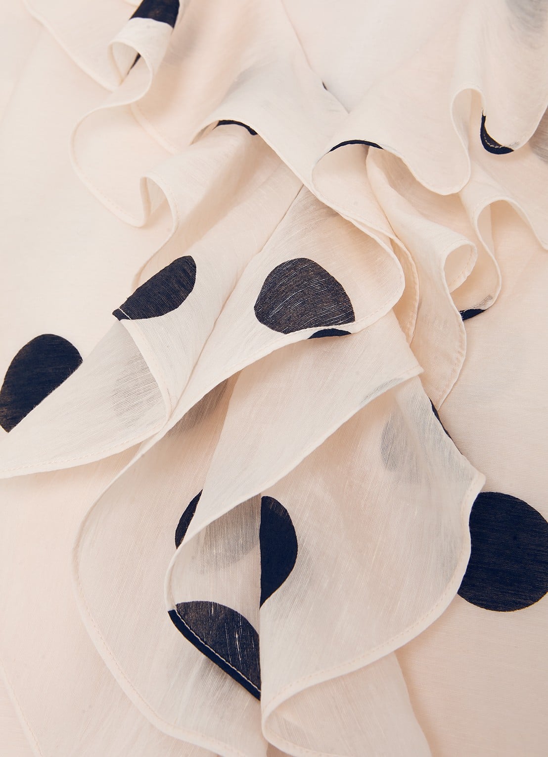 Phase Eight Jaqlyn blouse in linnenblend met stippenprint - detail 7 lichtroze