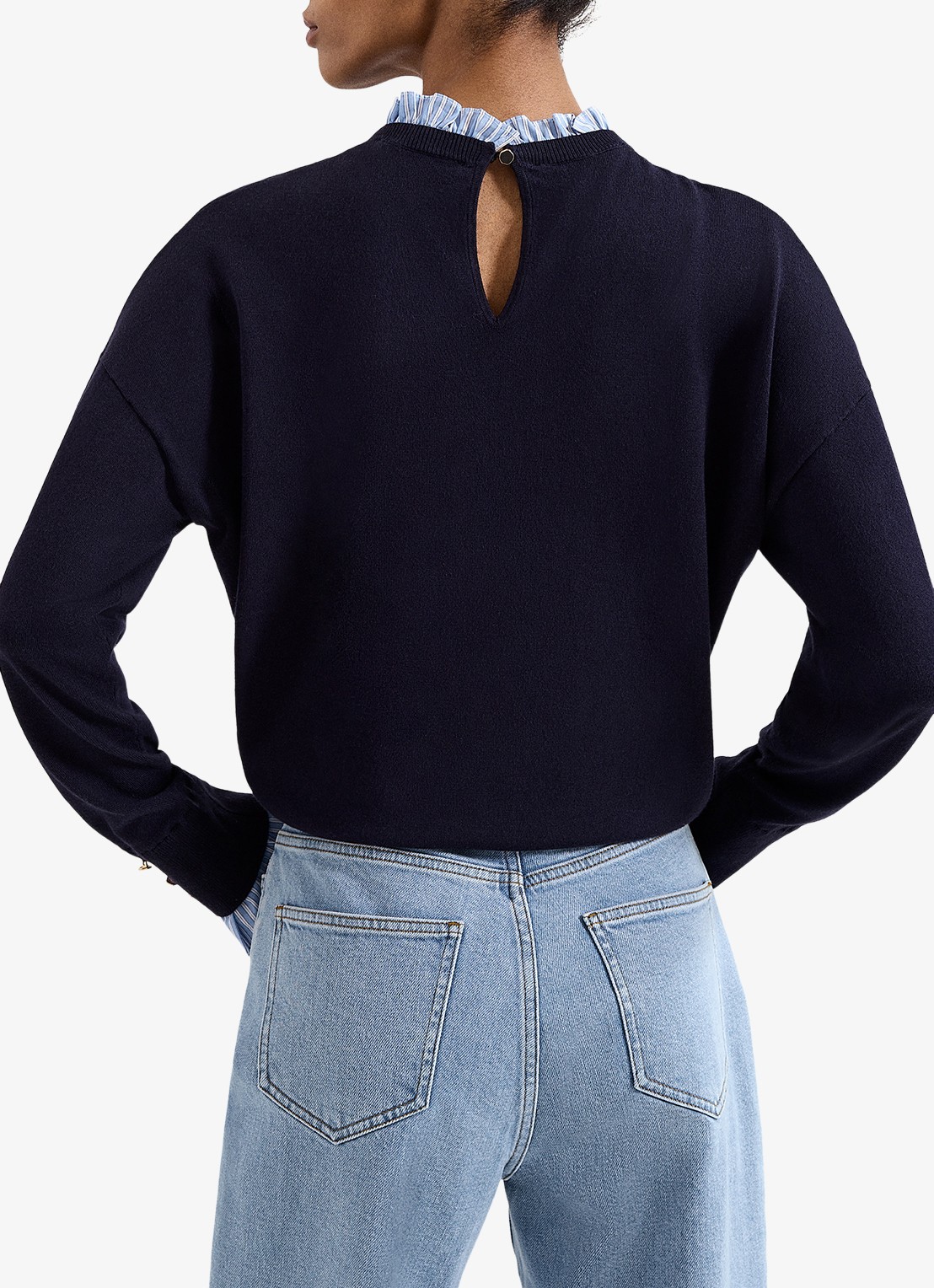 Phase Eight Jenna fijngebreide trui met opstaande kraag van ruches - achterkant blauw